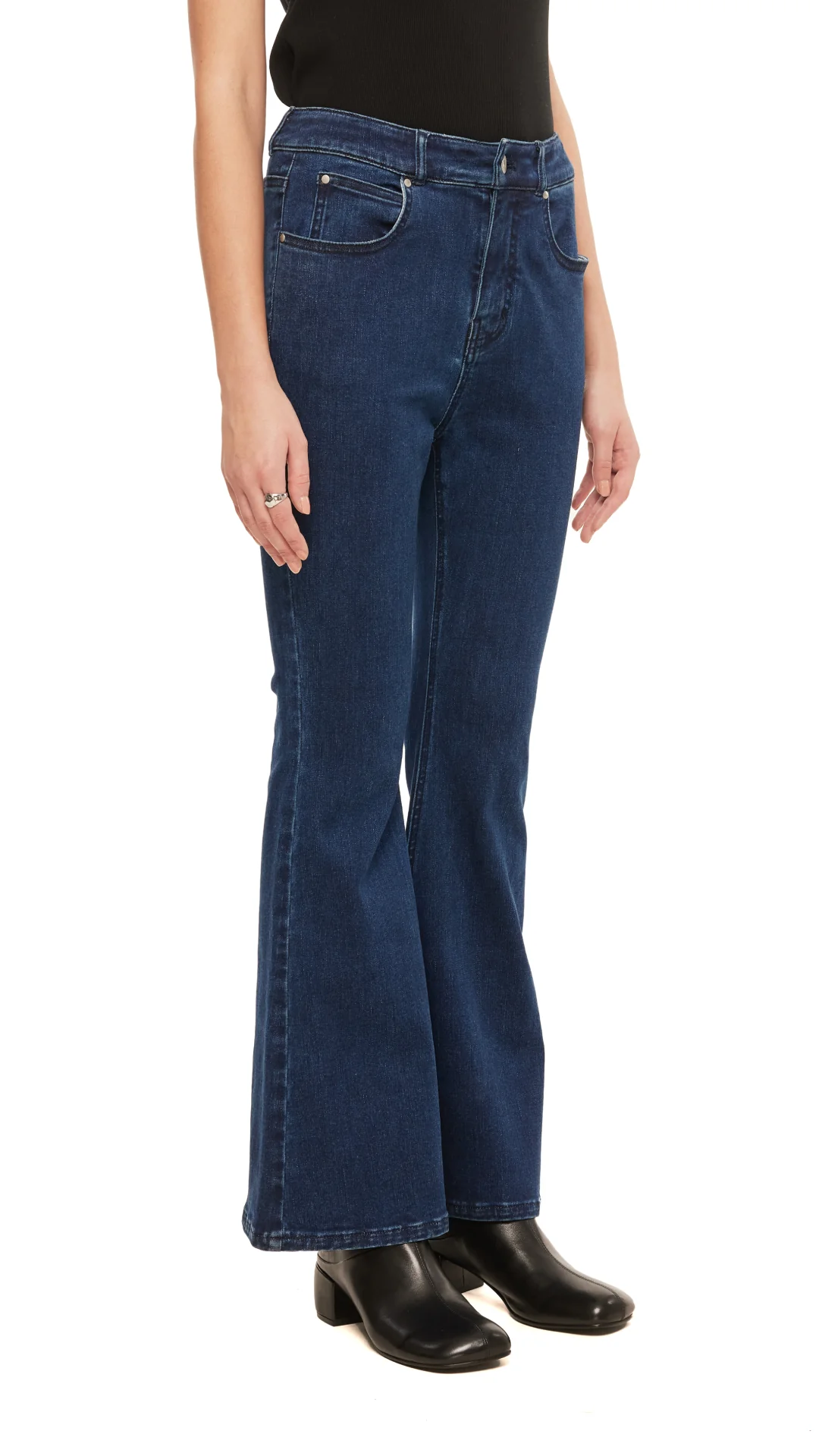 Boot-Cut Jeans - Umamrii