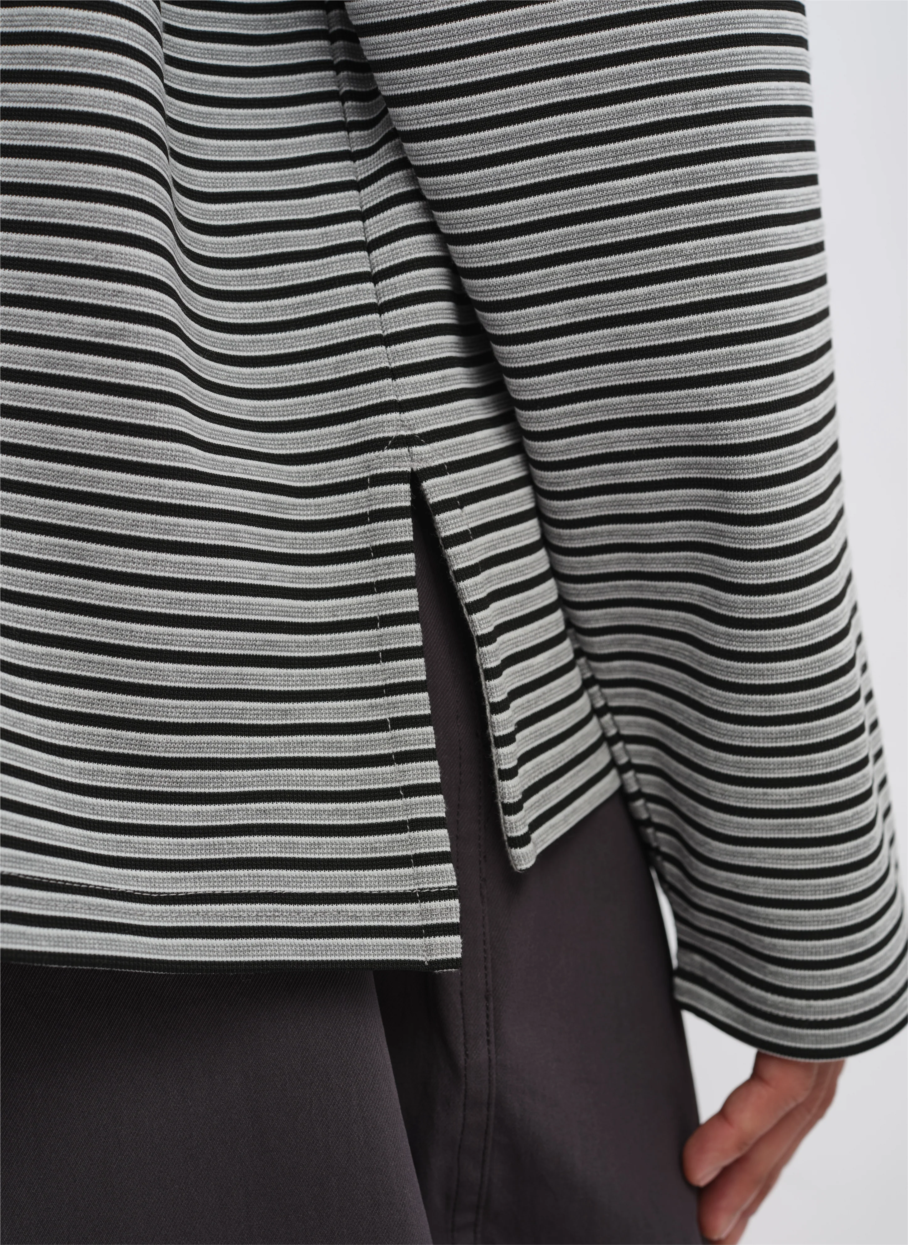 Jacquard Long Sleeves Border Top - Umamrii