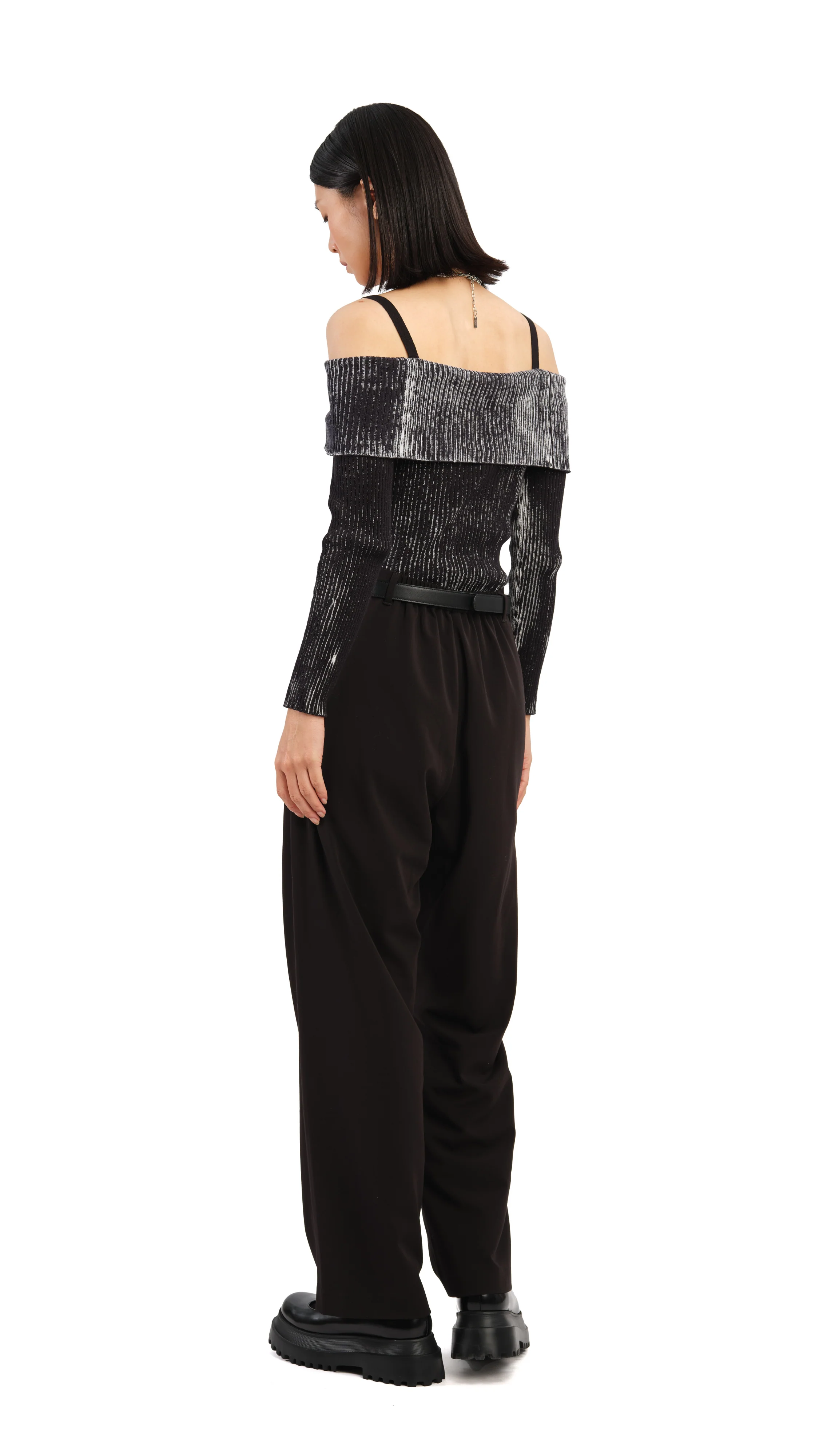 Two-Tone Off Shoulder Sweater - Umamrii