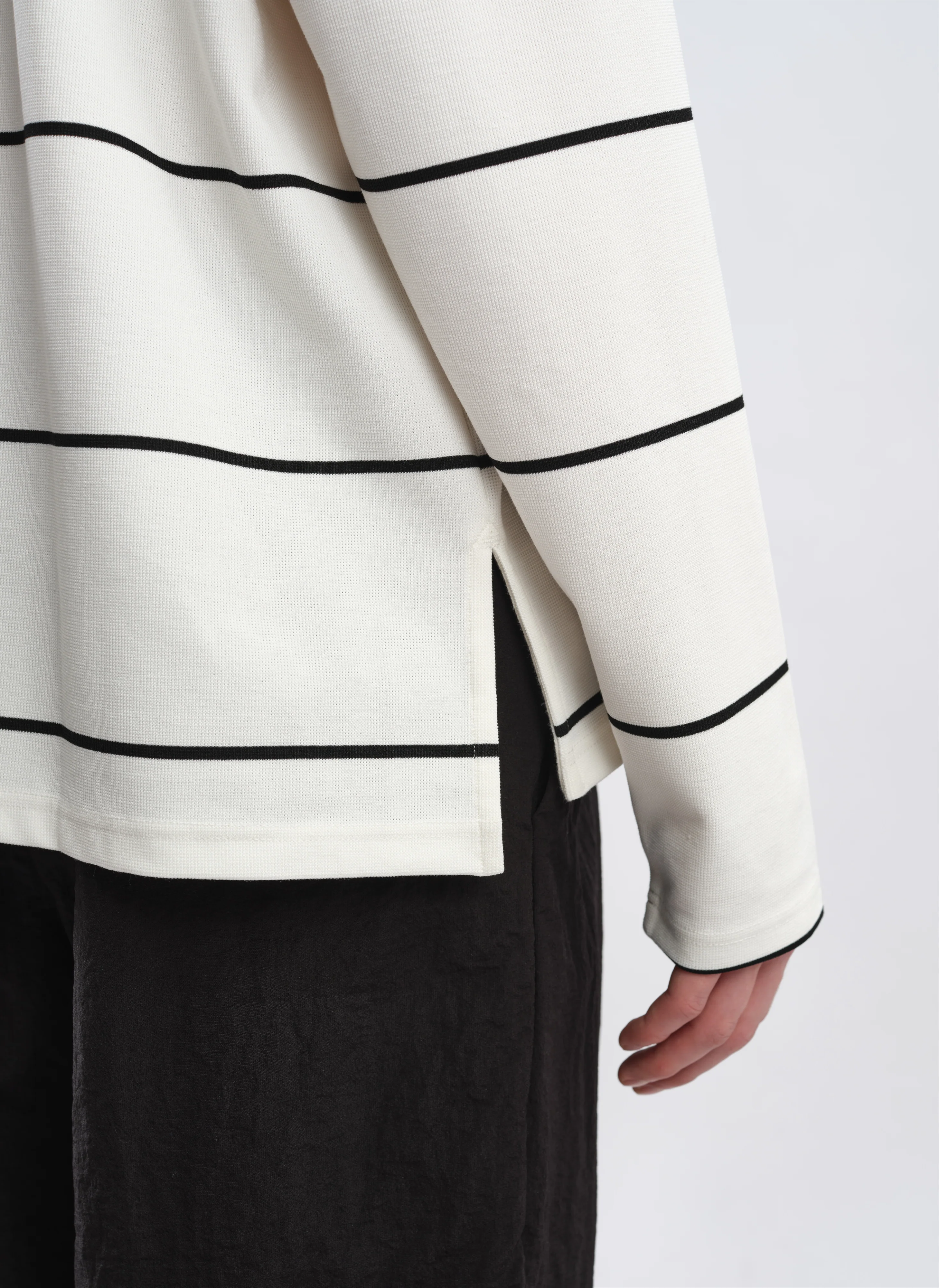 Jacquard Long Sleeves Border Top - Umamrii