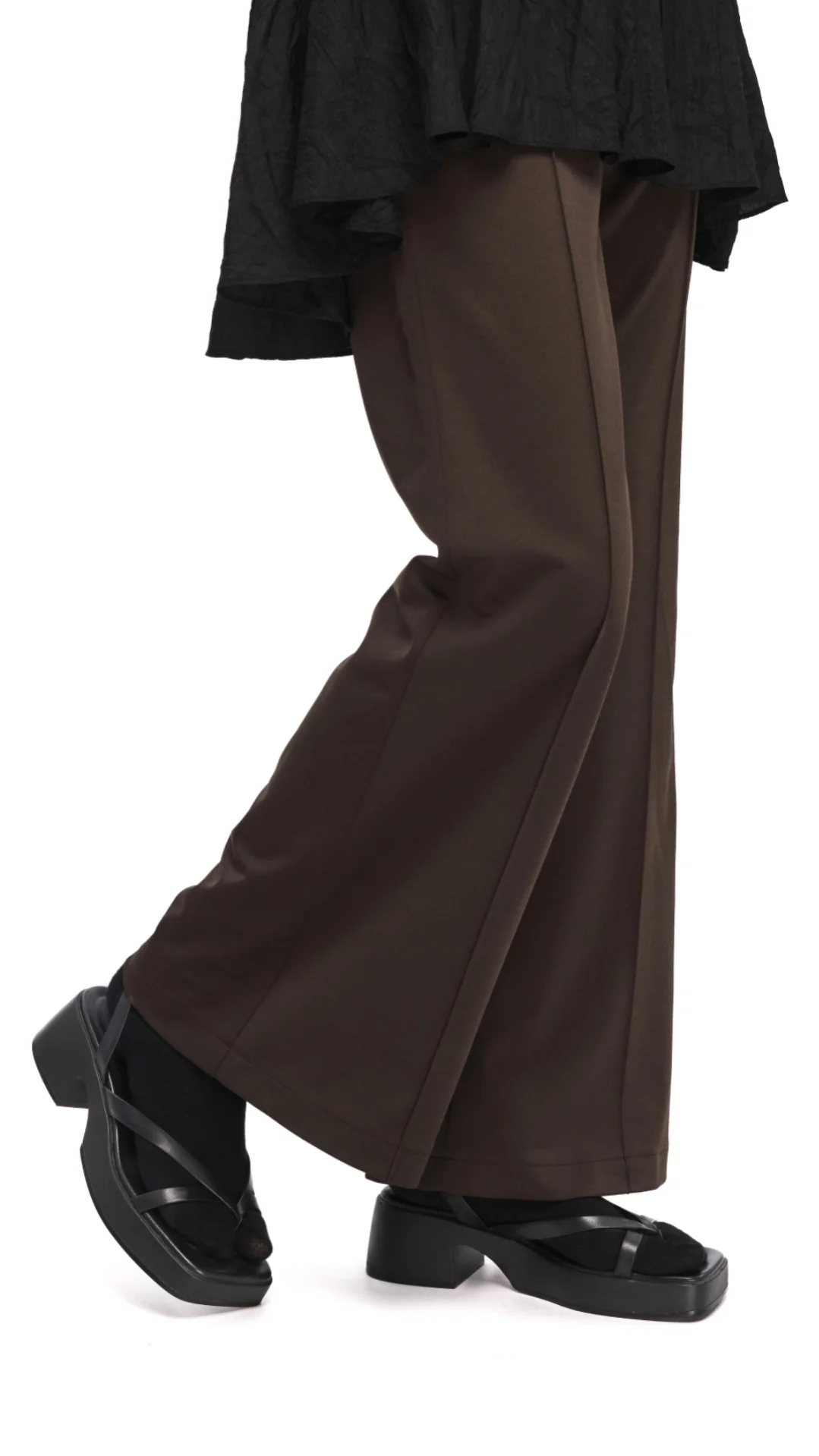 Chunky-Sole Low Block Heel Sandals - Umamrii