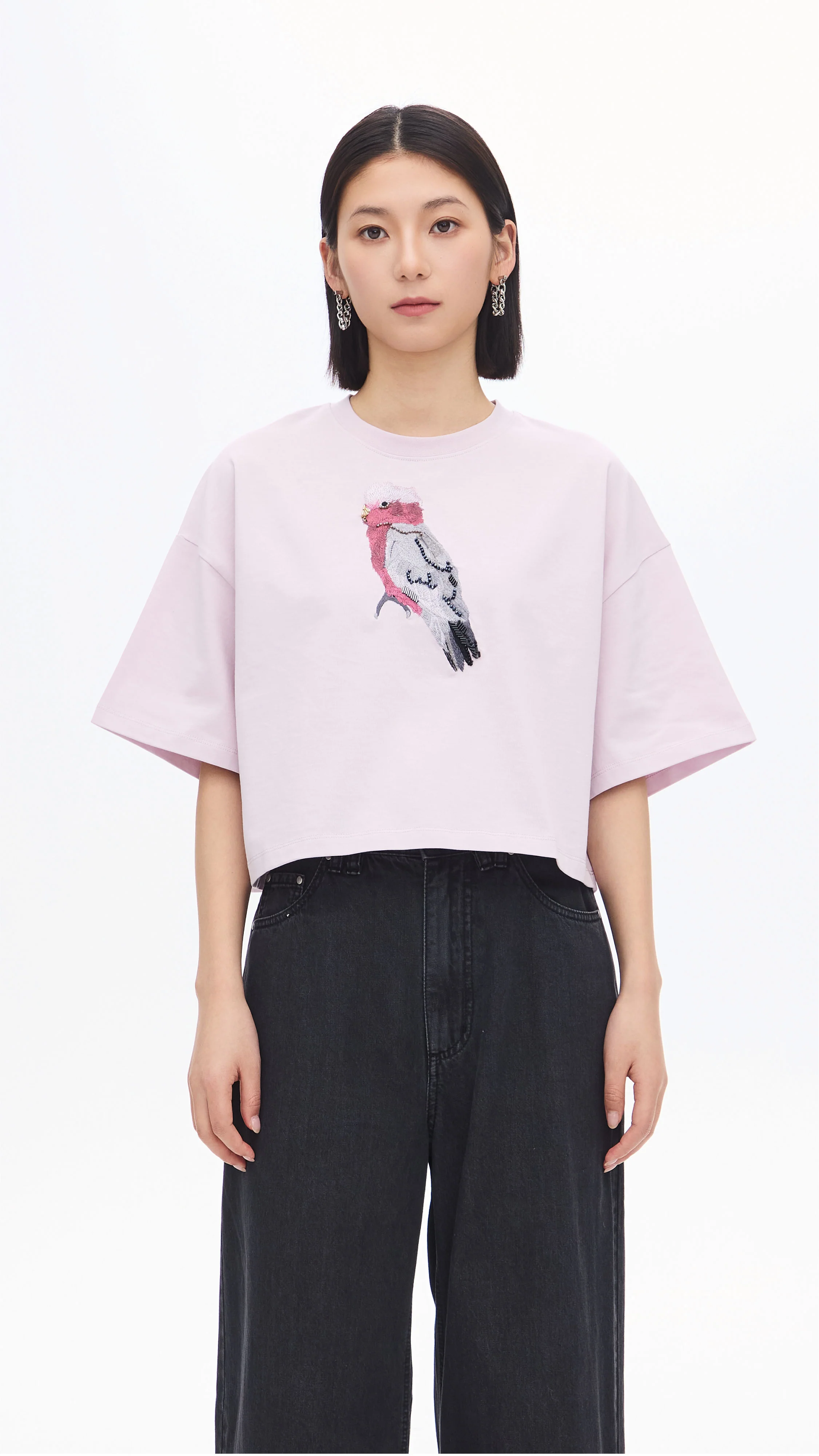Cropped Parrot Graphic Embroidery Tee - Umamrii