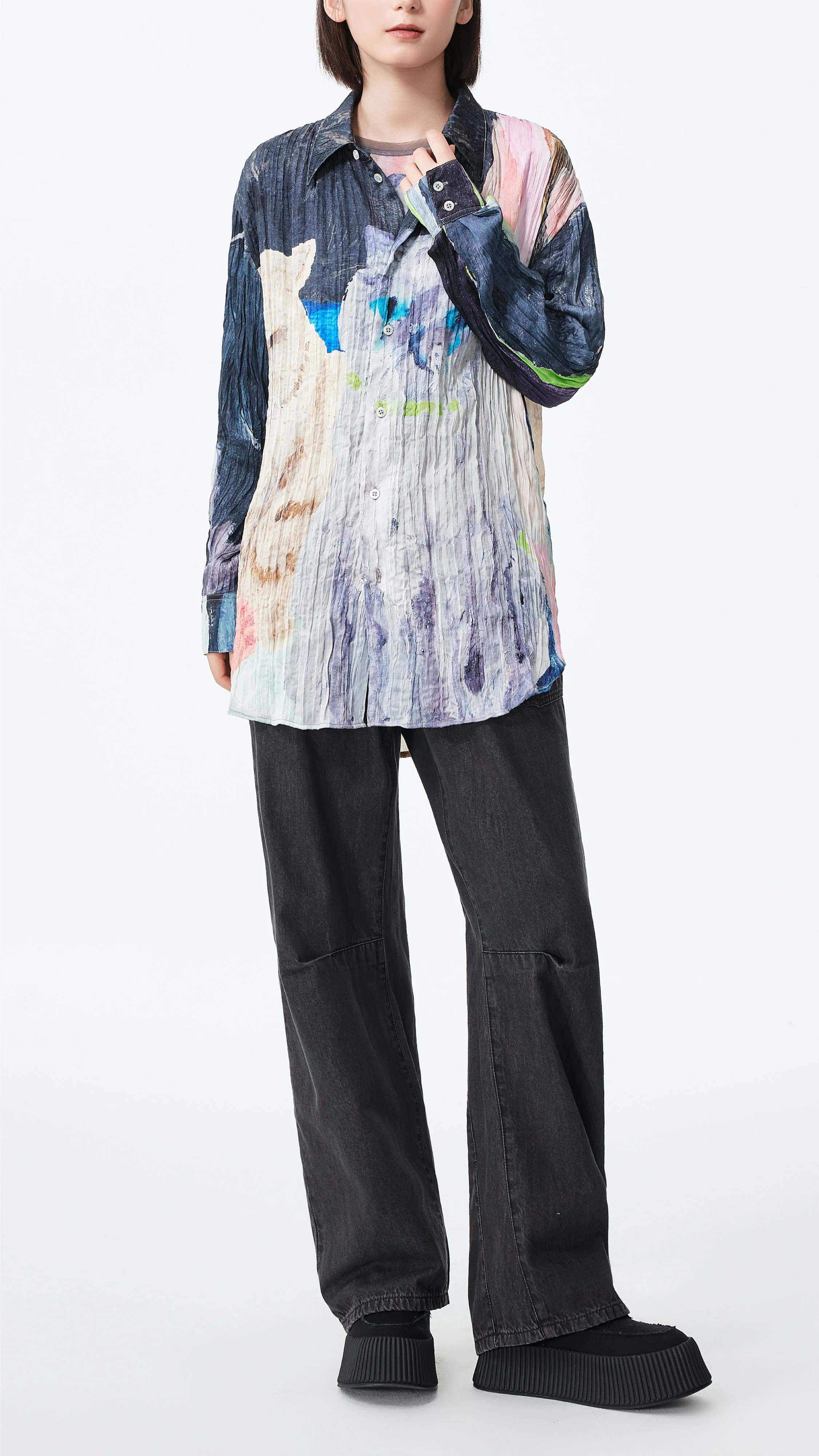 Crushed Mythical Animal Graphic Shirt - Umamrii