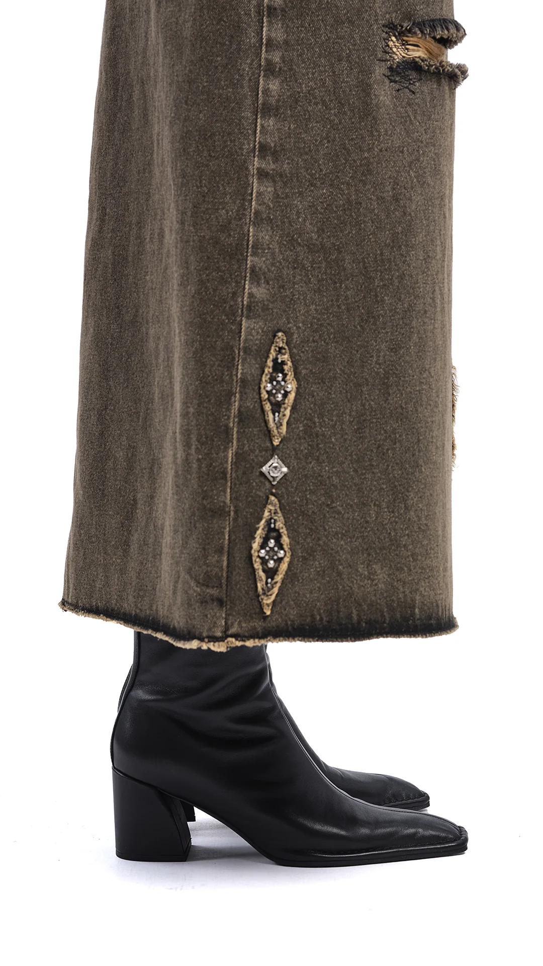 Square-toe Ankle Boots - Umamrii