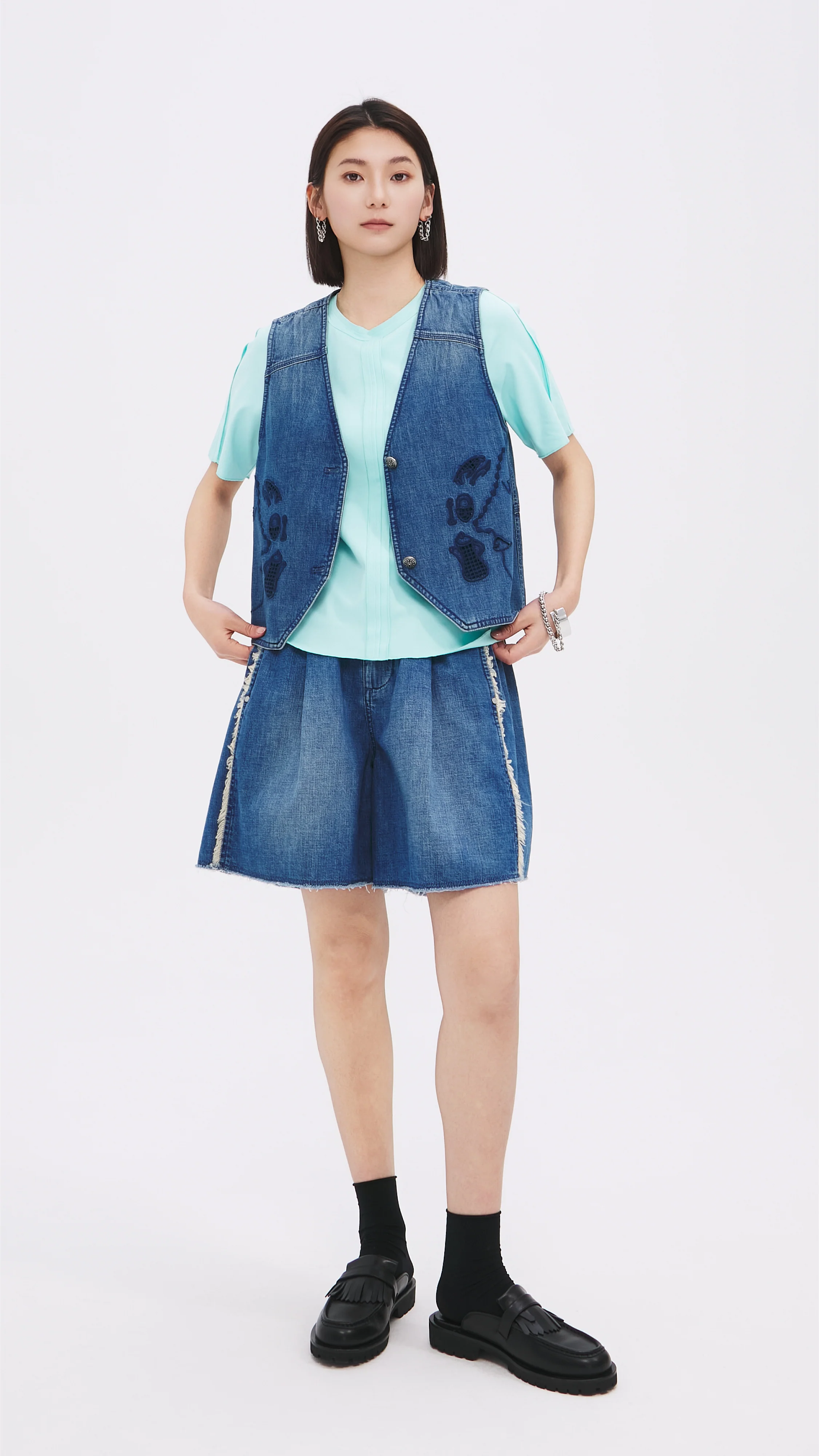 Tucks-trimmed T-Shirt - Umamrii