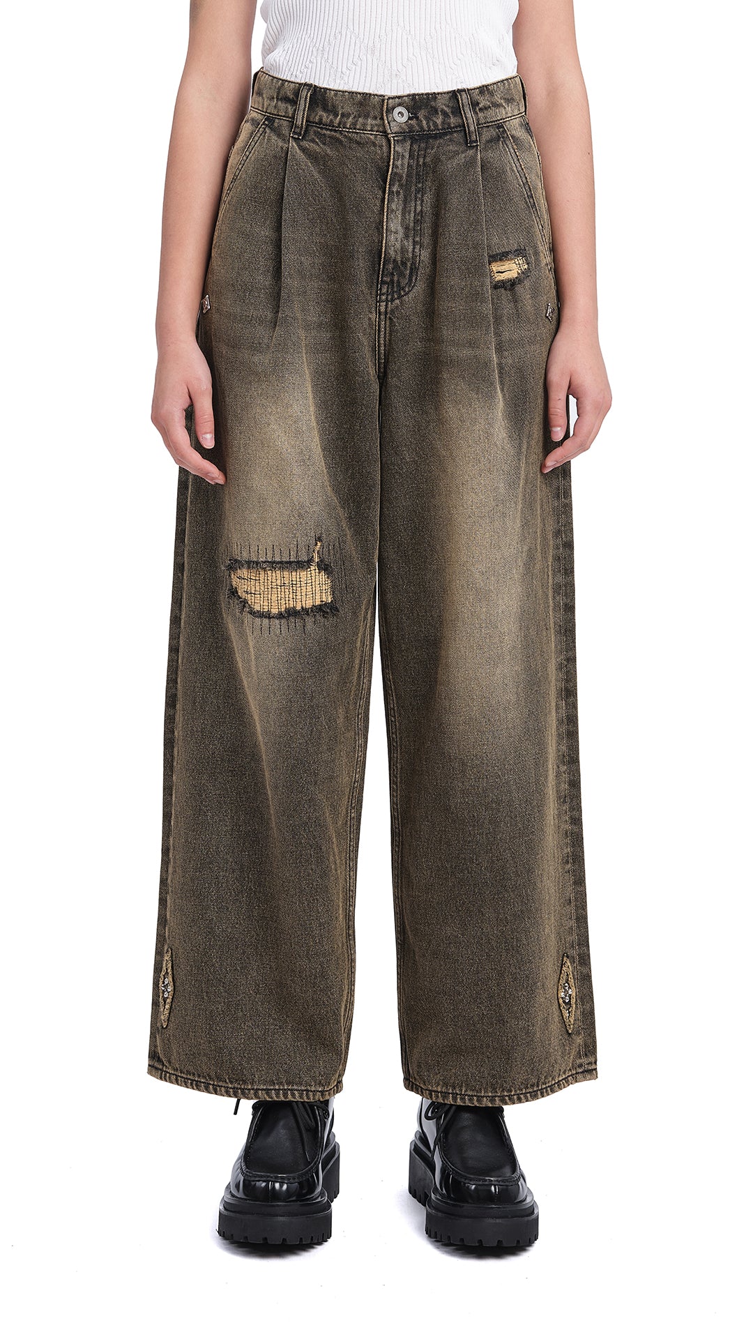 Soil Denim Studded Balloon Jeans - Umamrii