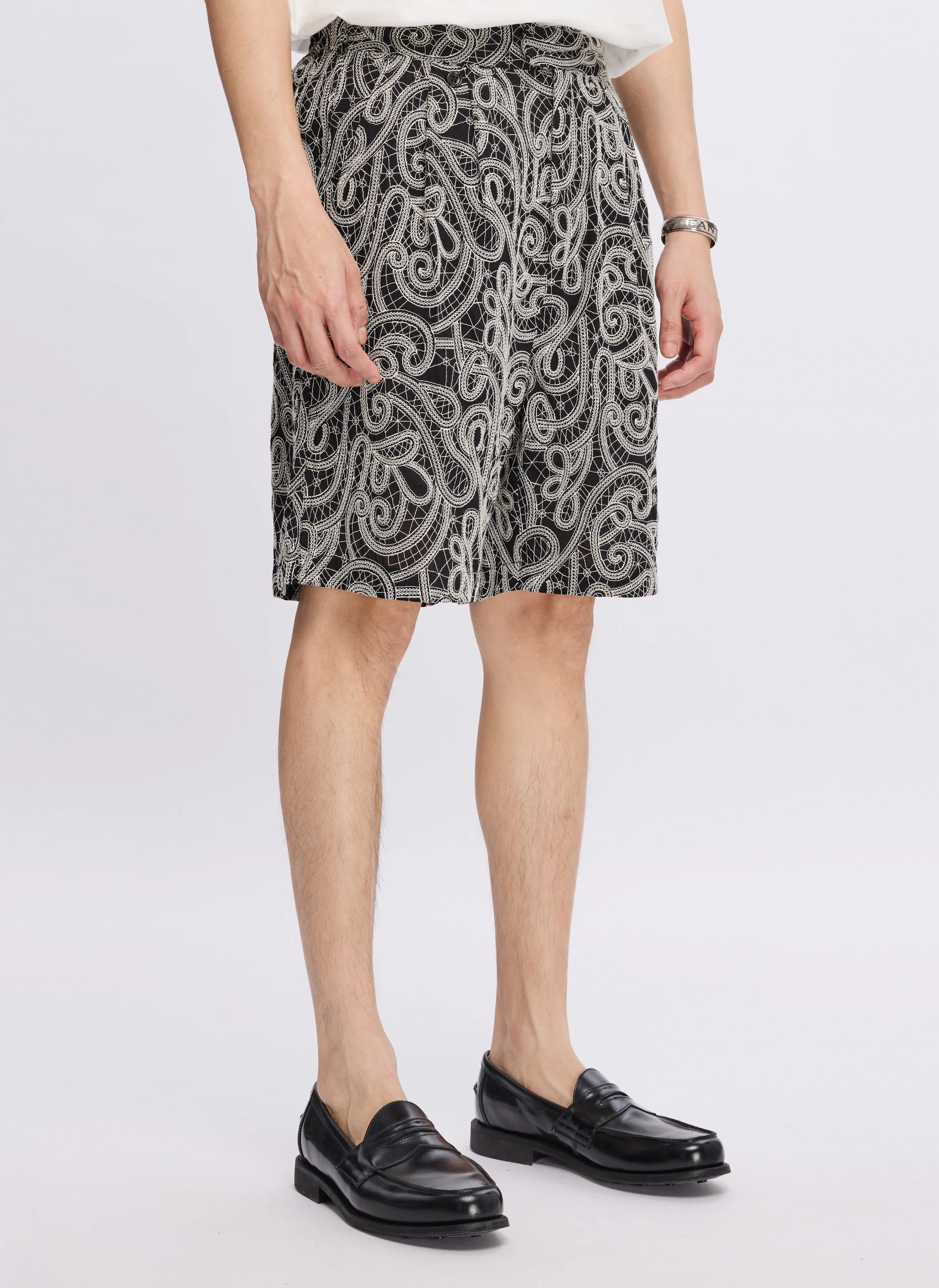 Cotton Embroidery Paisley Double Pleats Shorts - Umamrii