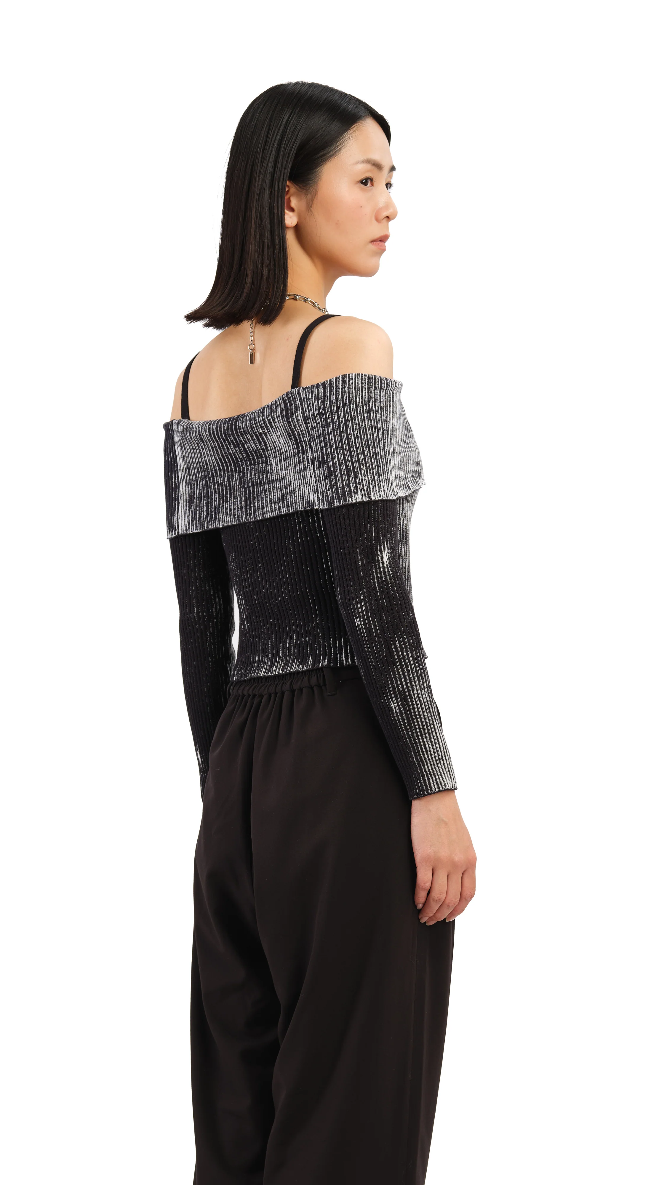 Two-Tone Off Shoulder Sweater - Umamrii