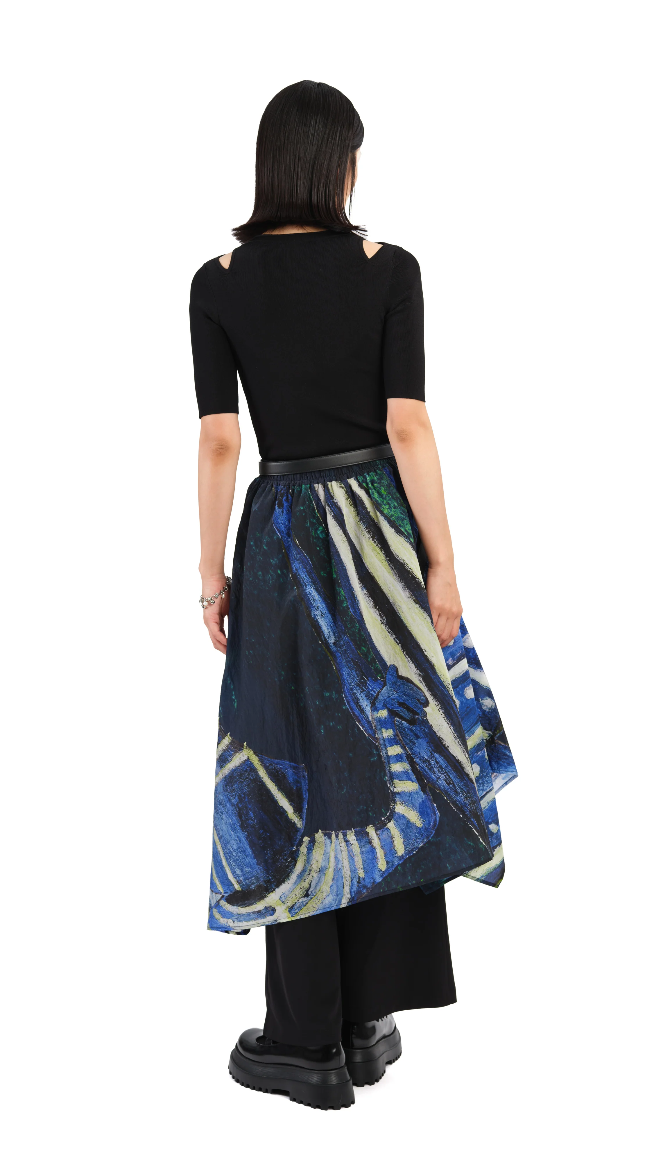 Cut-Out Sweater - Umamrii