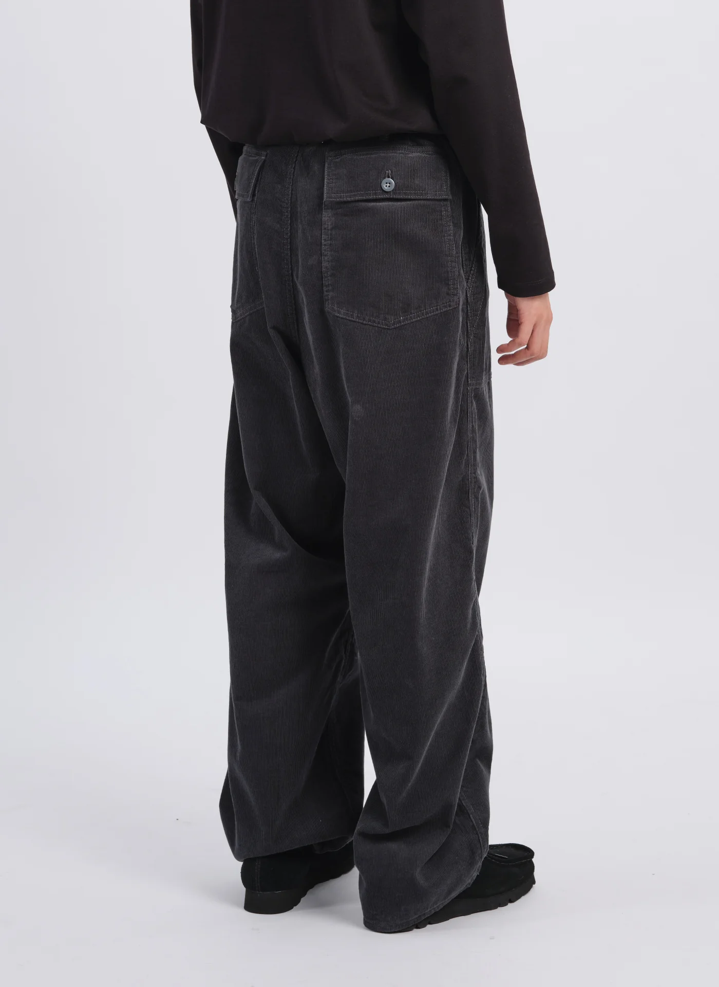 14W Corduroy Wide Tapered Baker Pants - Umamrii