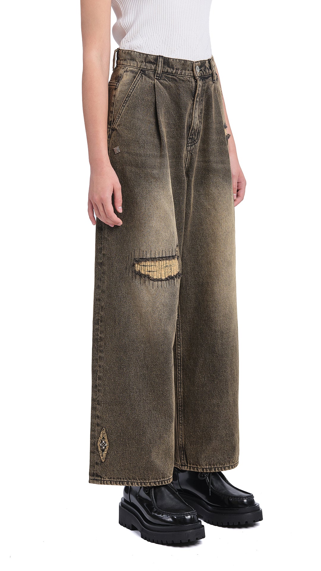Soil Denim Studded Balloon Jeans - Umamrii