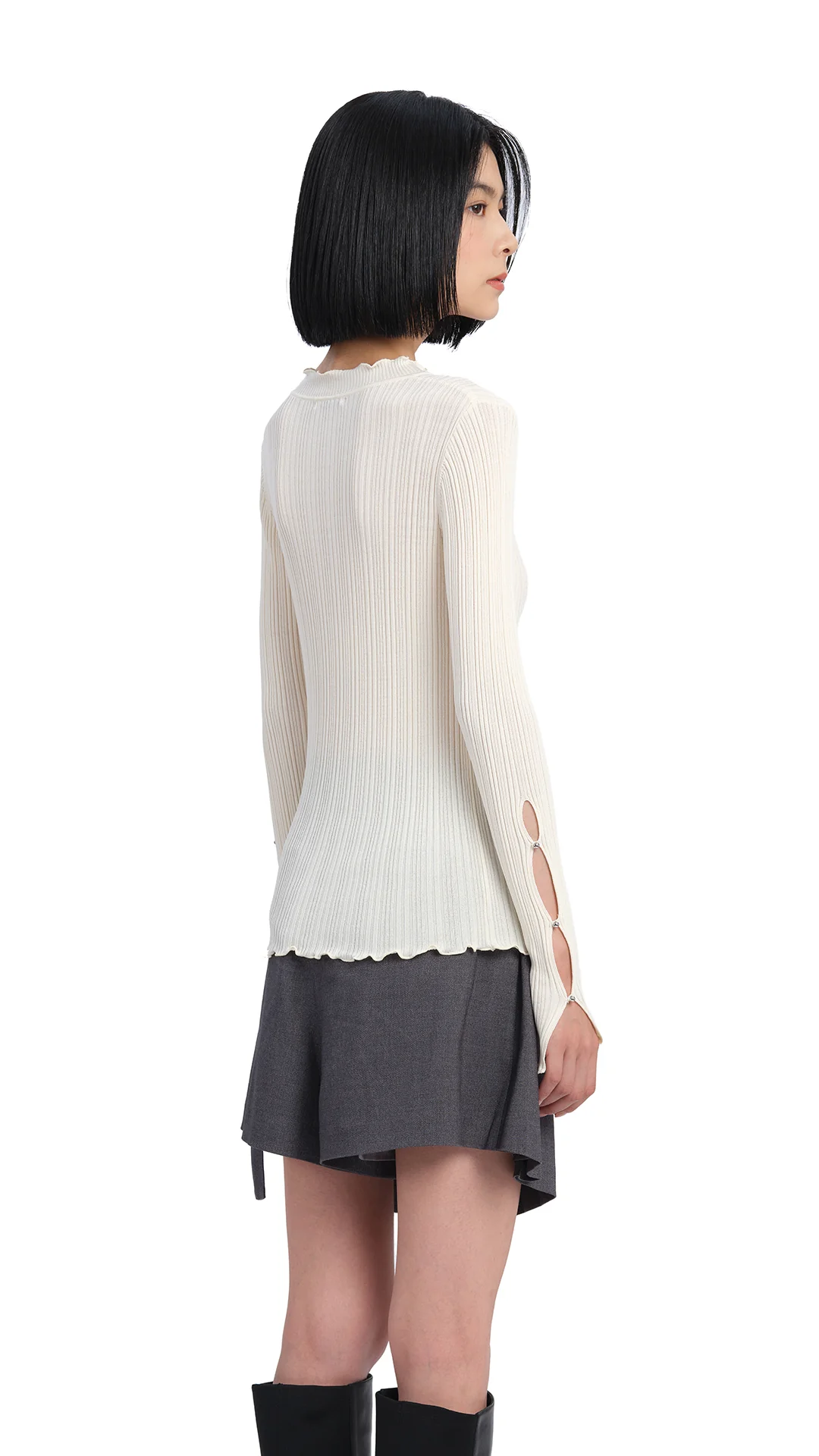 Beaded Basic Sweater - Umamrii