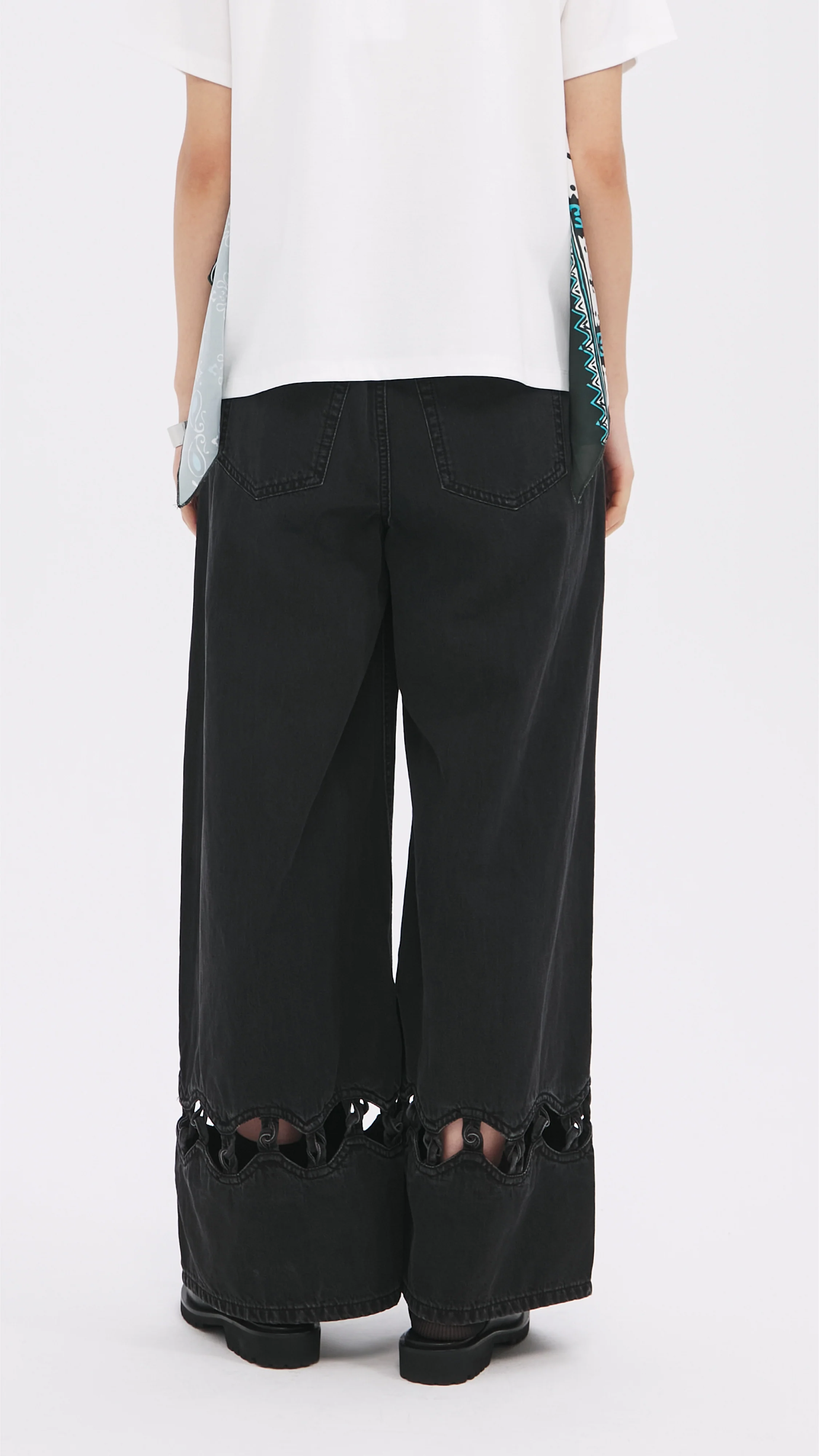 Cut Out Trims Jeans - Umamrii