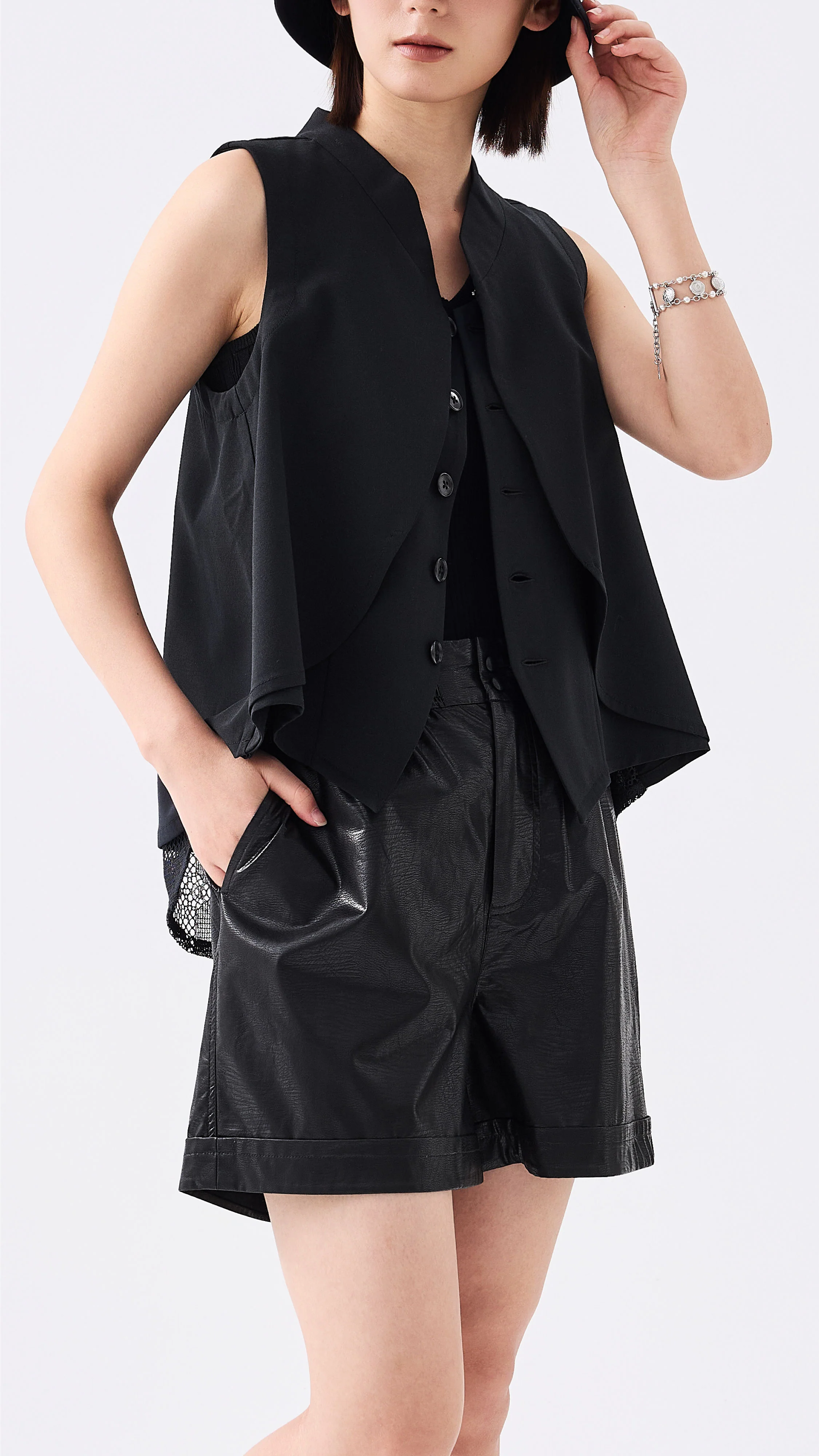 Waistcoat with Lace Detail - Umamrii