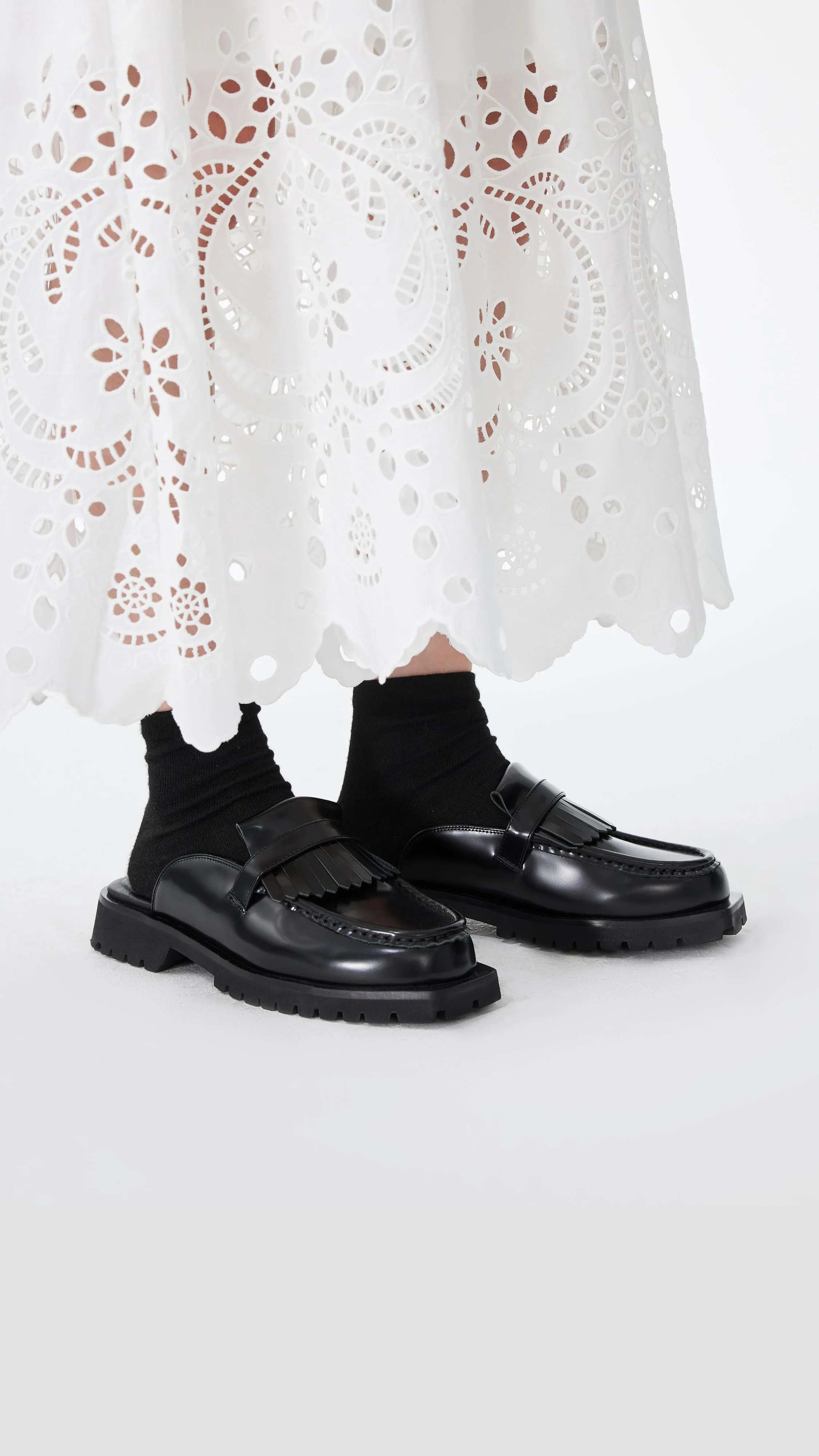 Fringe-Trimmed Slip-on Loafers - Umamrii