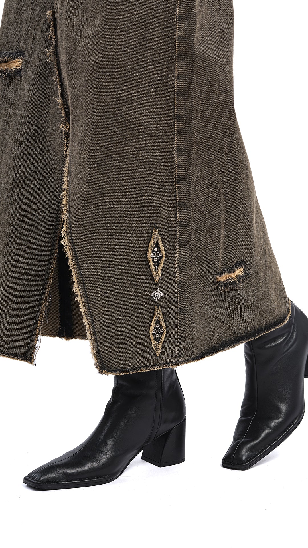 Square-toe Ankle Boots - Umamrii