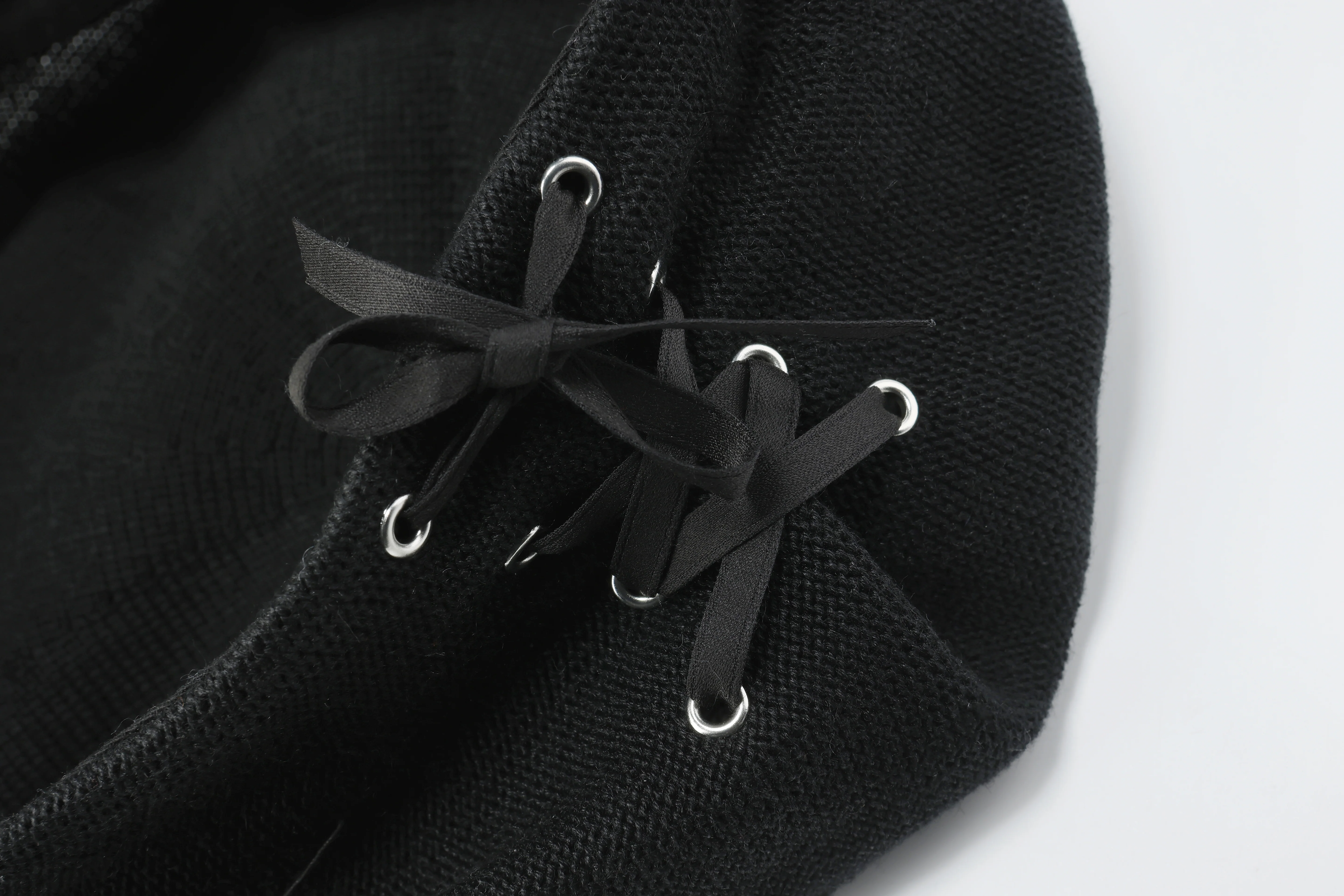 Lacing The Dart Beret - Umamrii