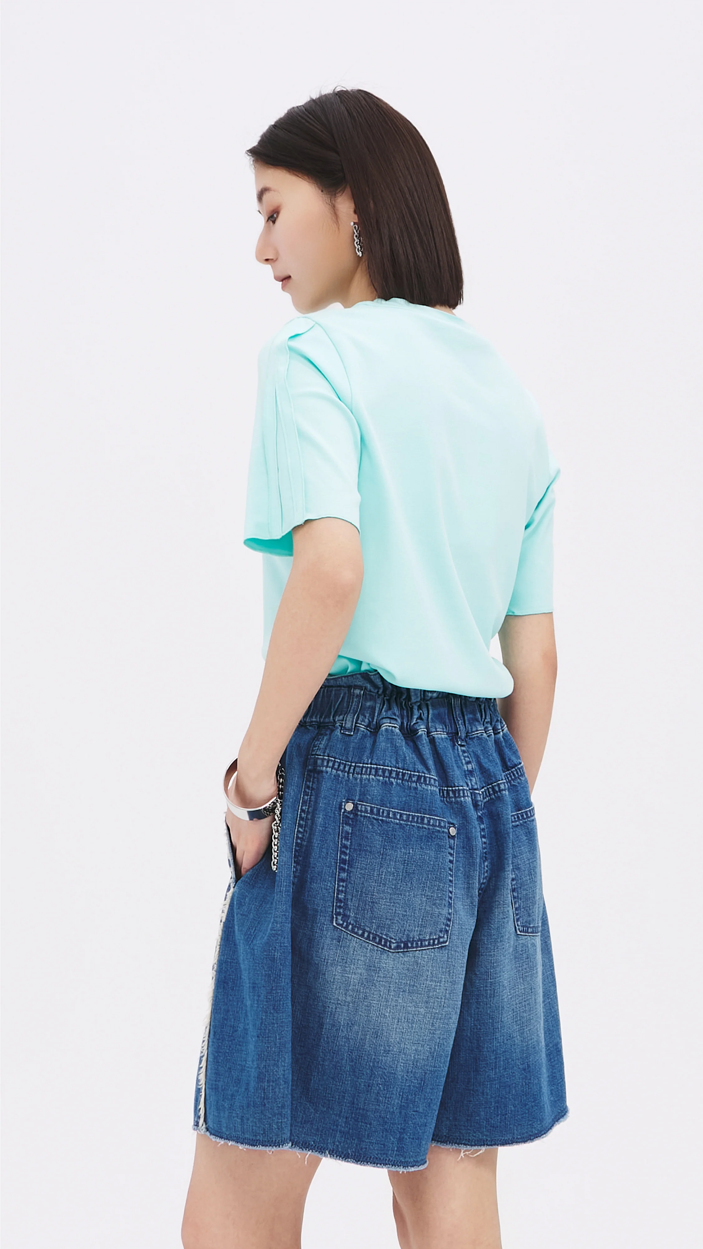 Tucks-trimmed T-Shirt - Umamrii