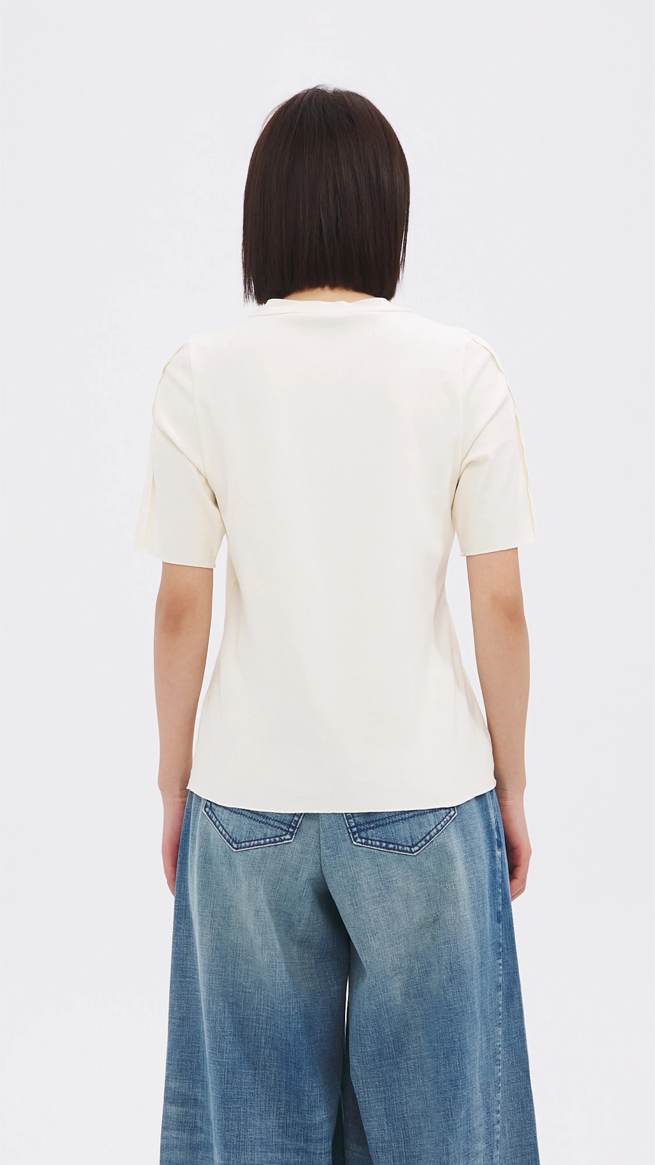 Tucks-trimmed T-Shirt - Umamrii