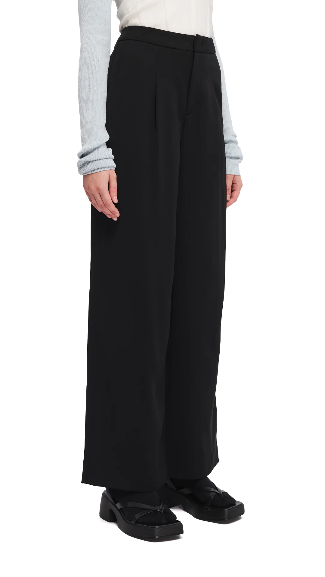 Wide-leg Capri Pants - Umamrii