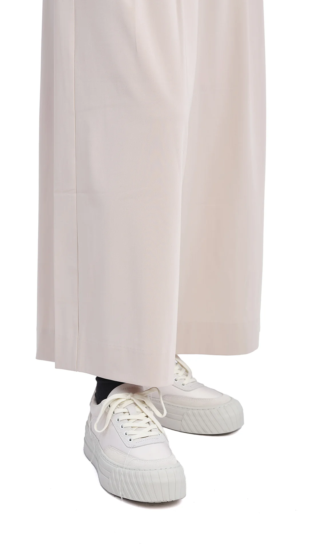 Platform Stitch Sneakers - Umamrii