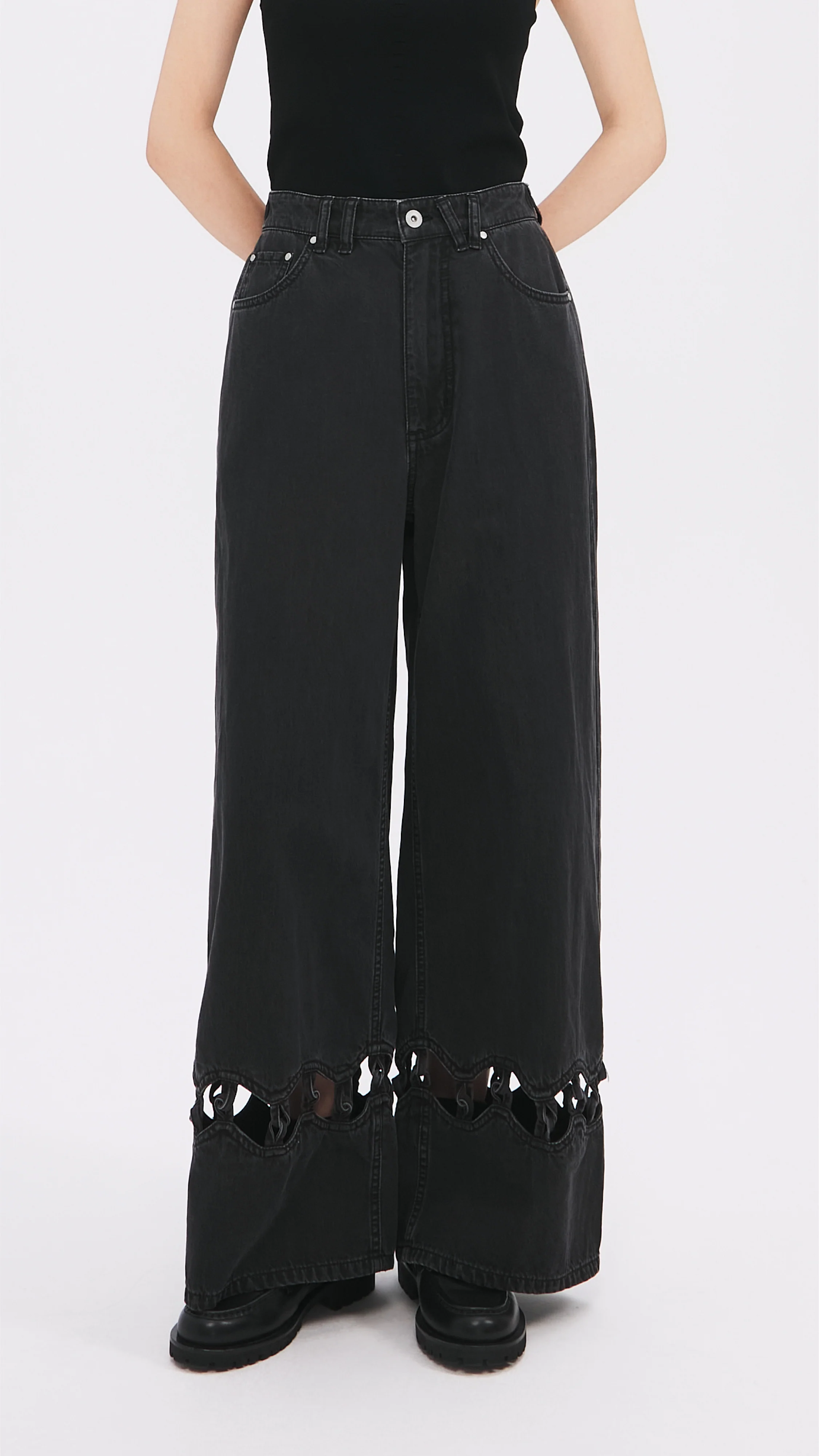 Cut Out Trims Jeans - Umamrii