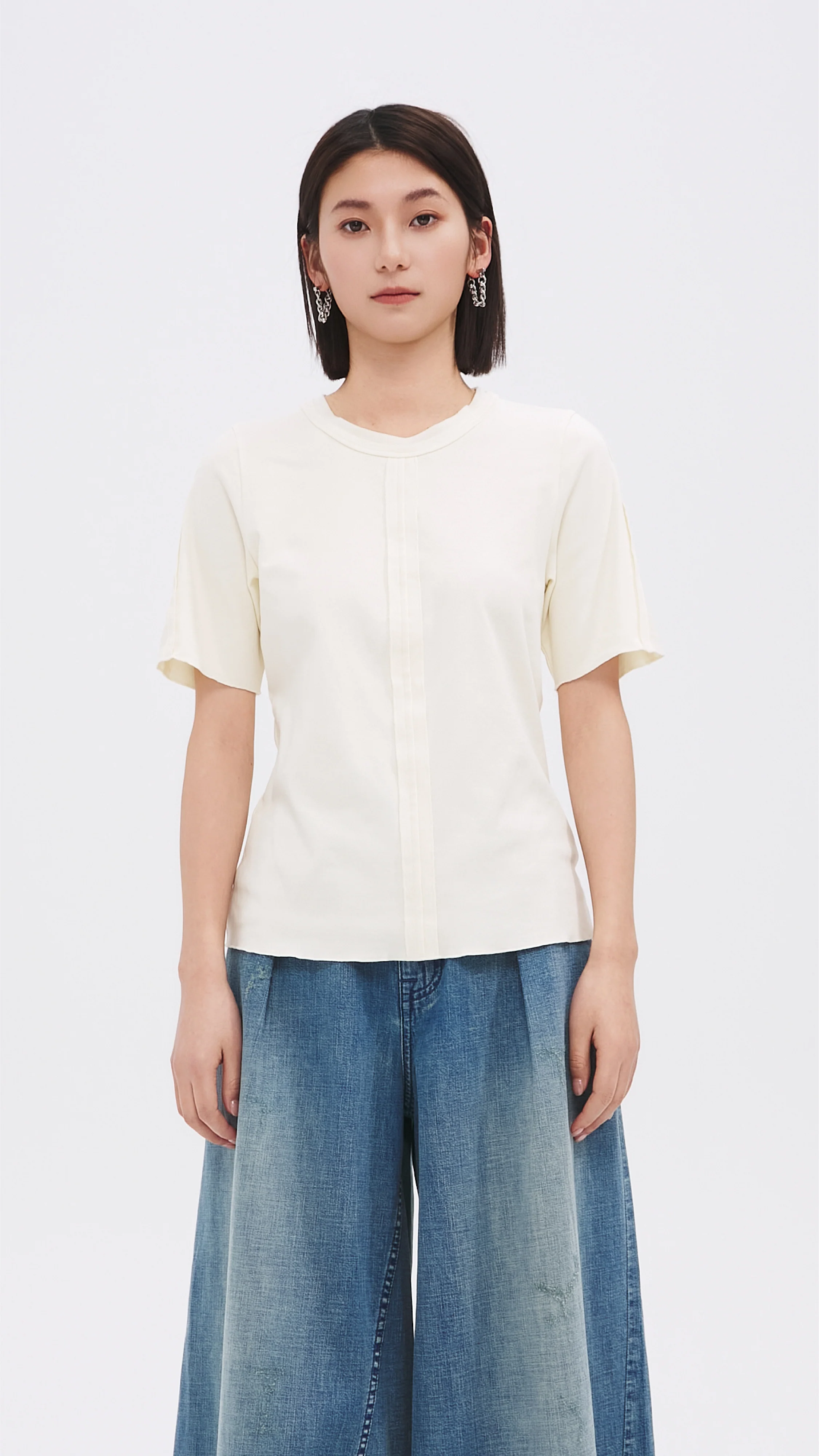 Tucks-trimmed T-Shirt - Umamrii