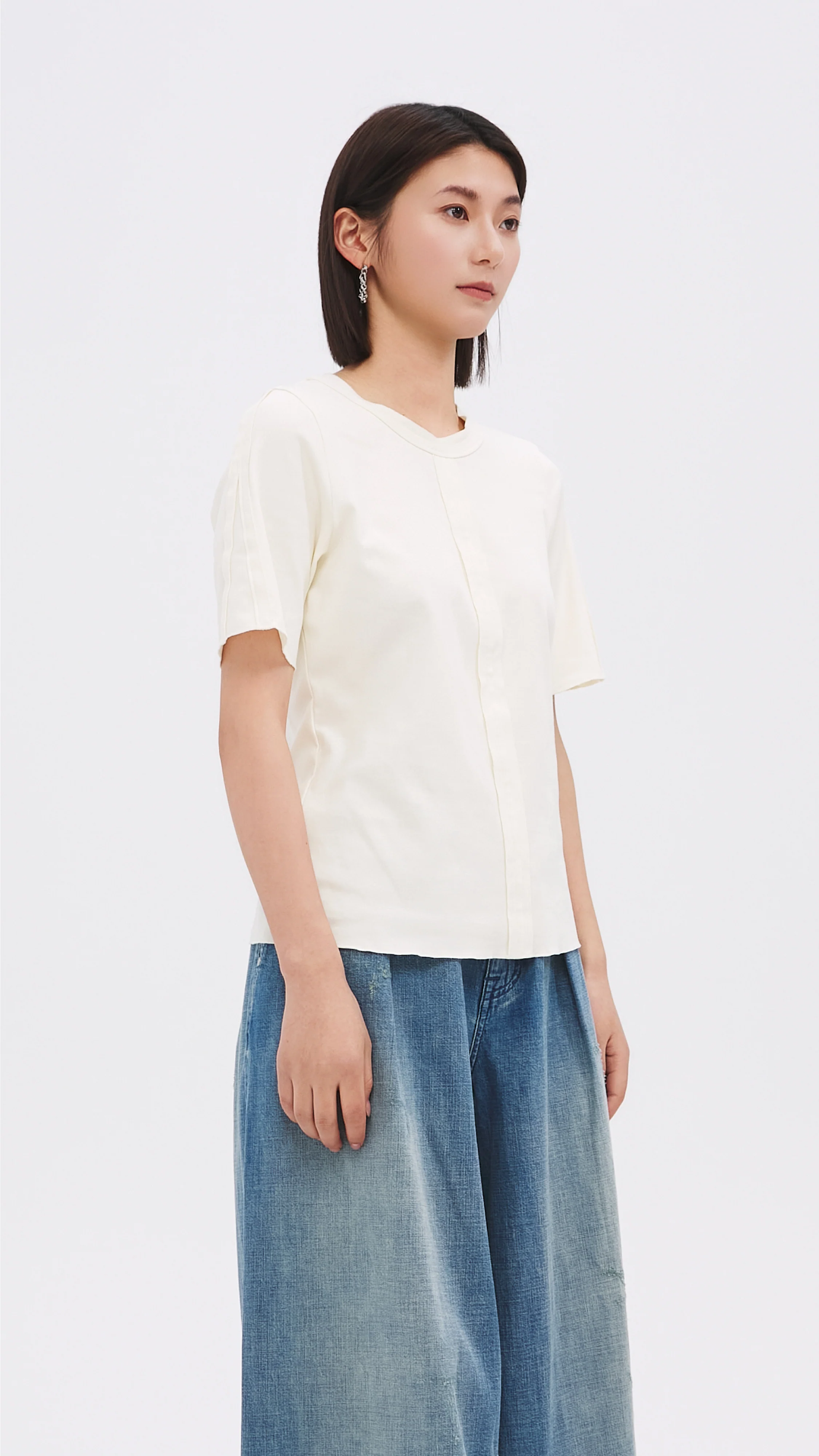 Tucks-trimmed T-Shirt - Umamrii