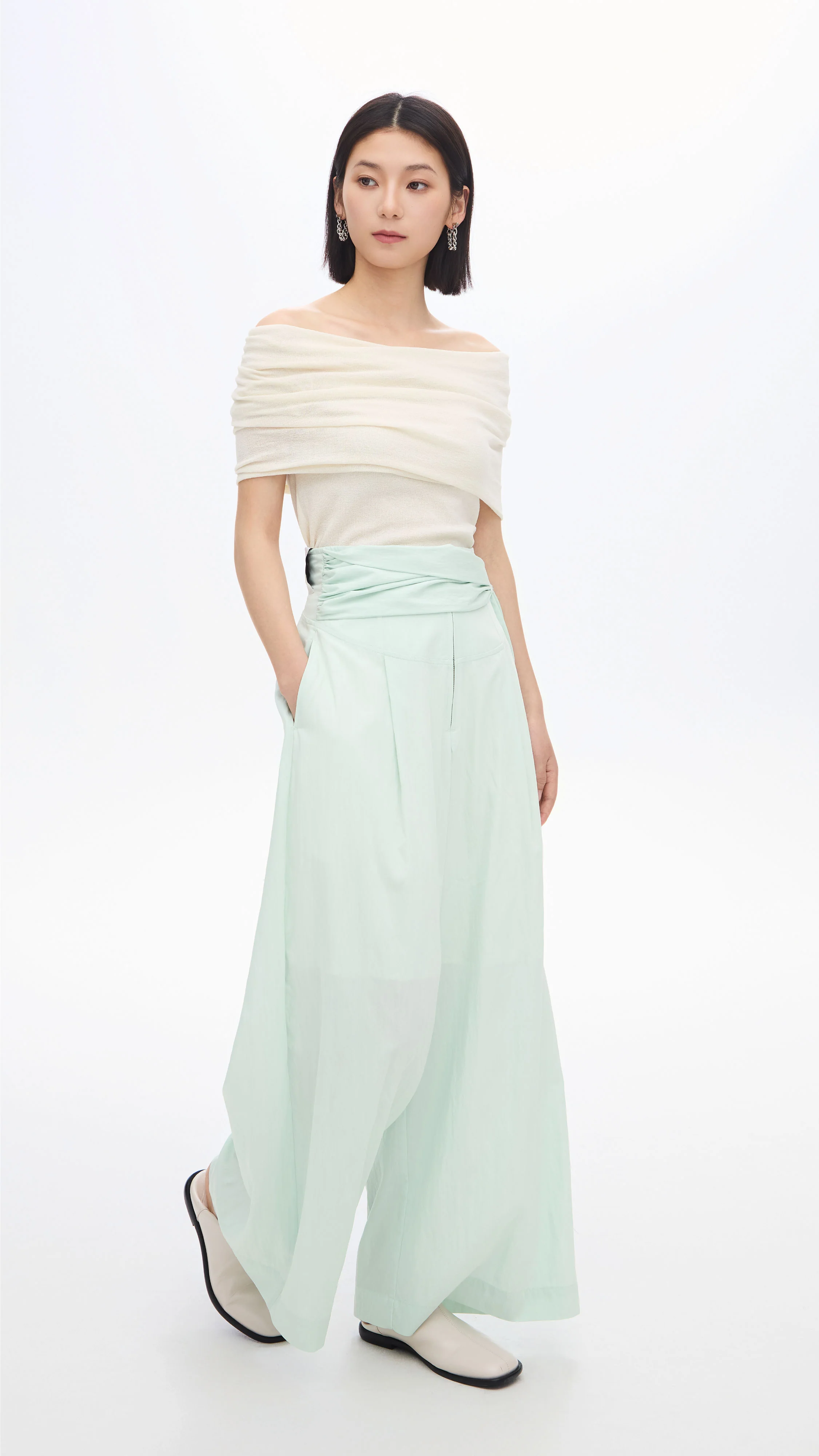 Off Shoulder Sweater - Umamrii