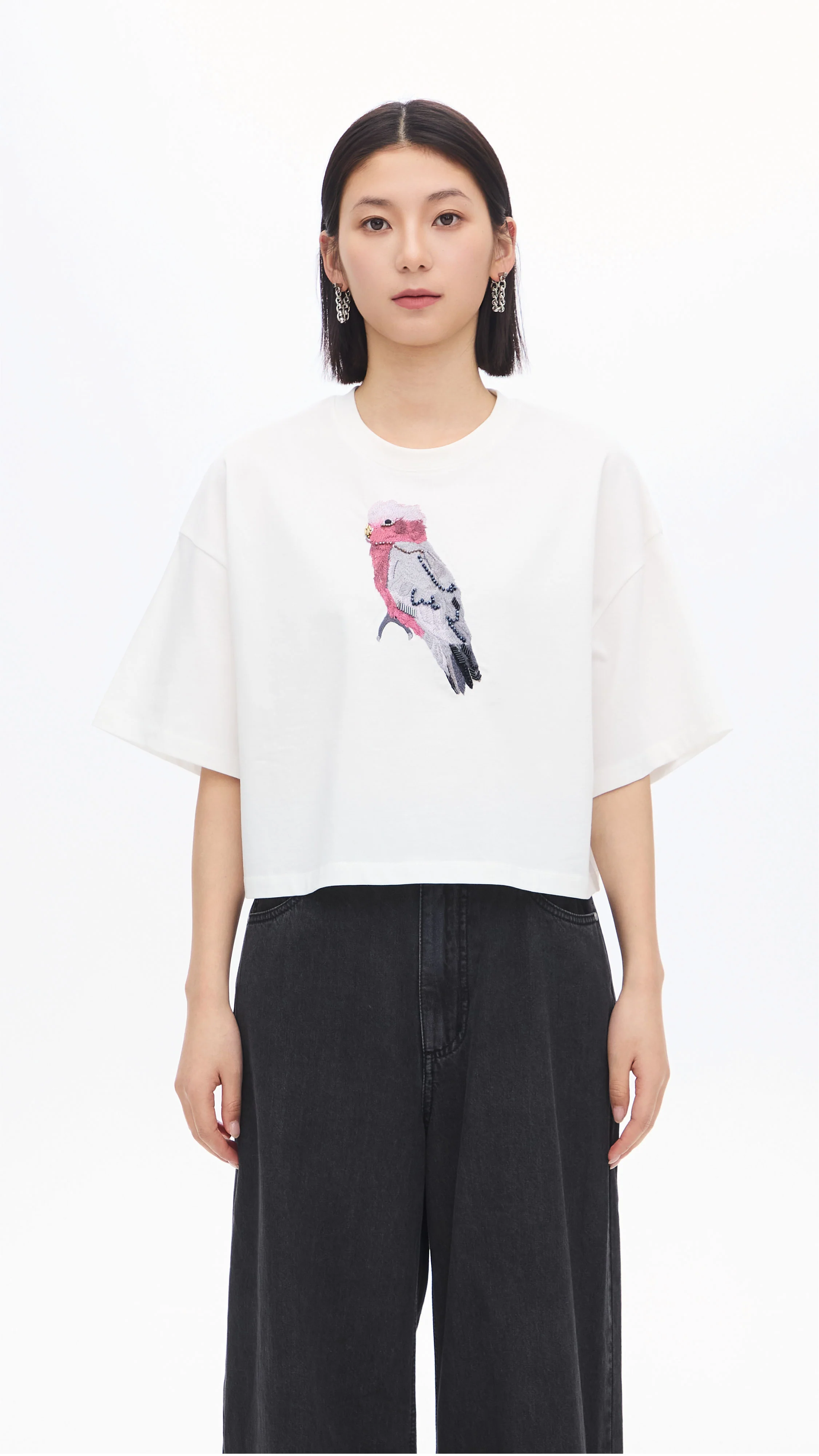 Cropped Parrot Graphic Embroidery Tee - Umamrii