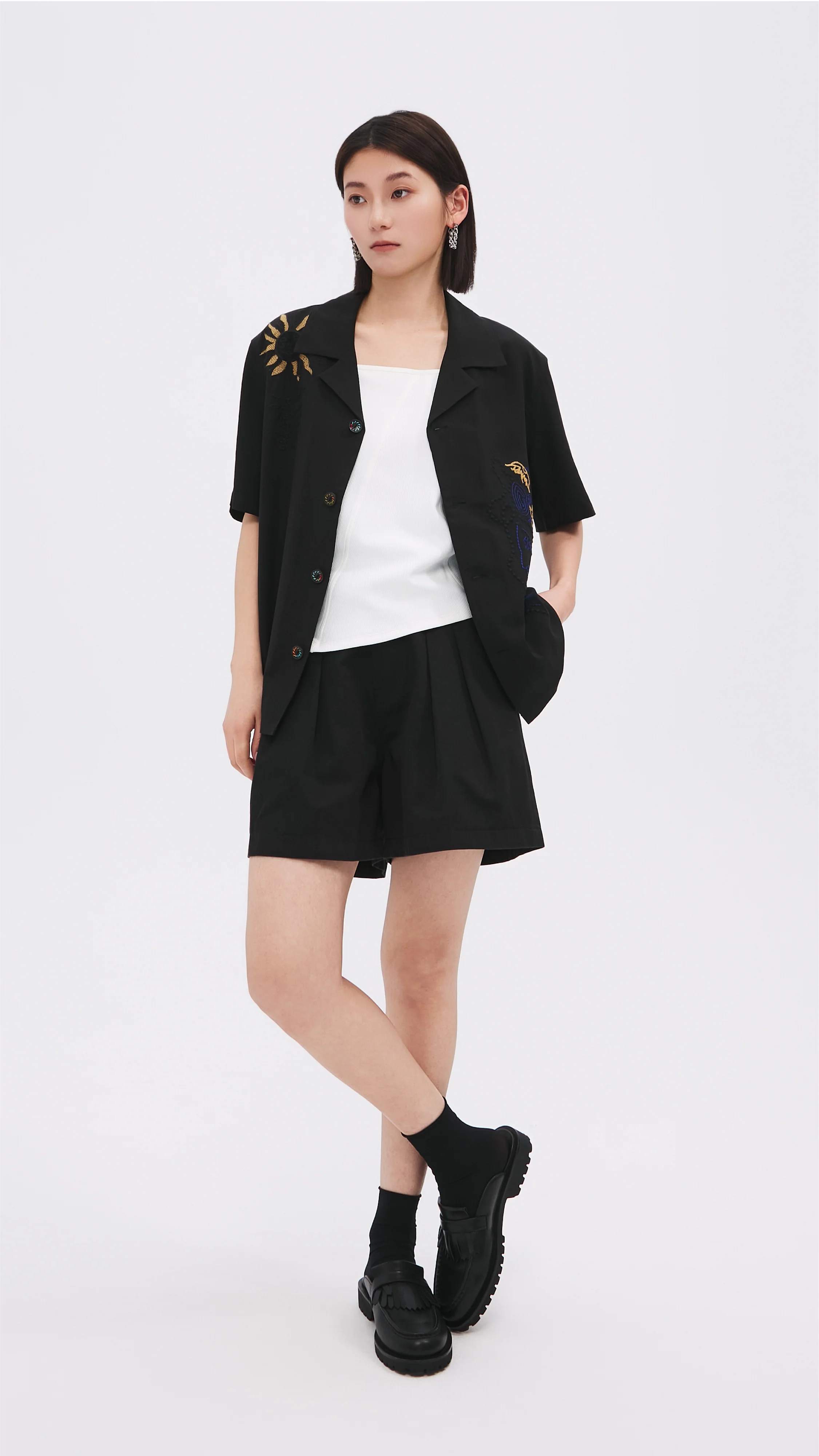 Ruffles Trim Waist Shorts - Umamrii