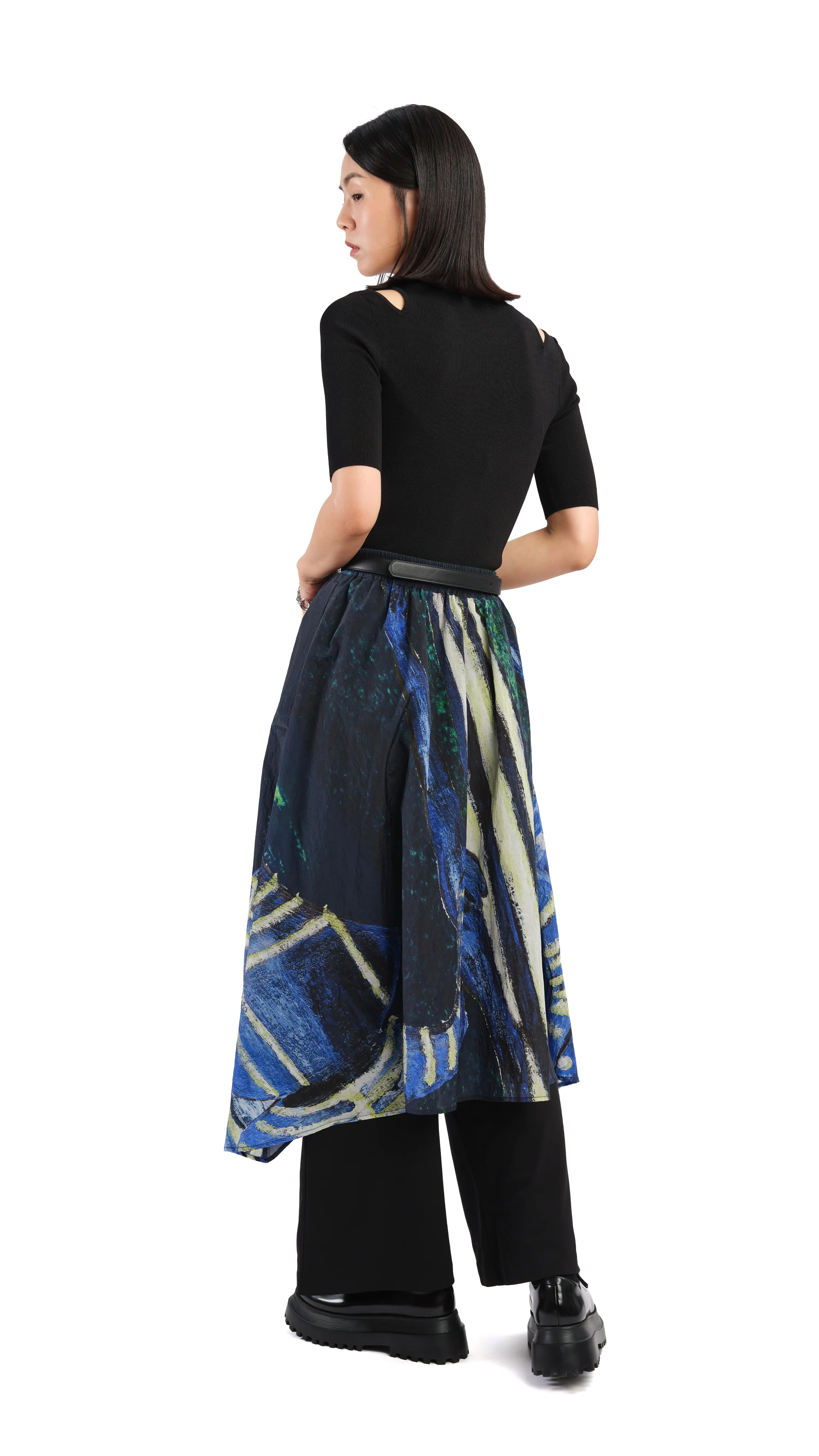 Cut-Out Sweater - Umamrii