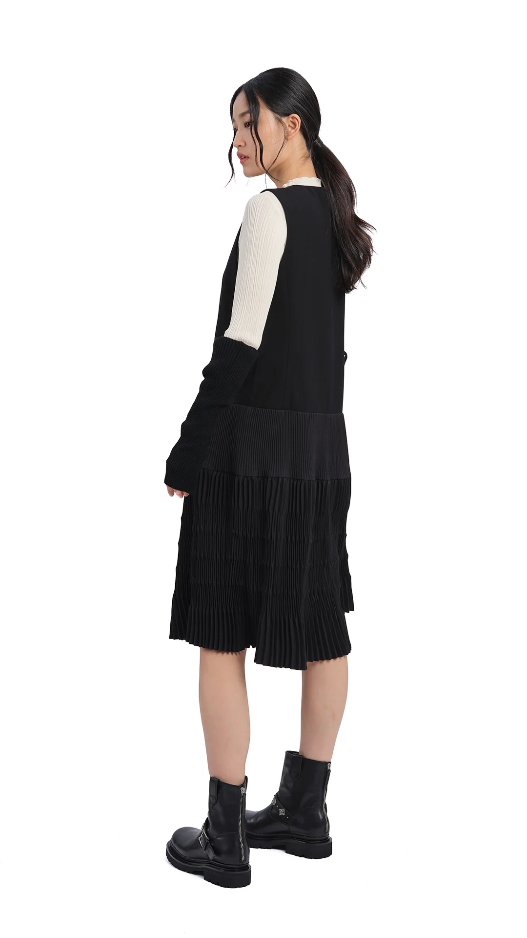 Olive Pleated Dress - Umamrii