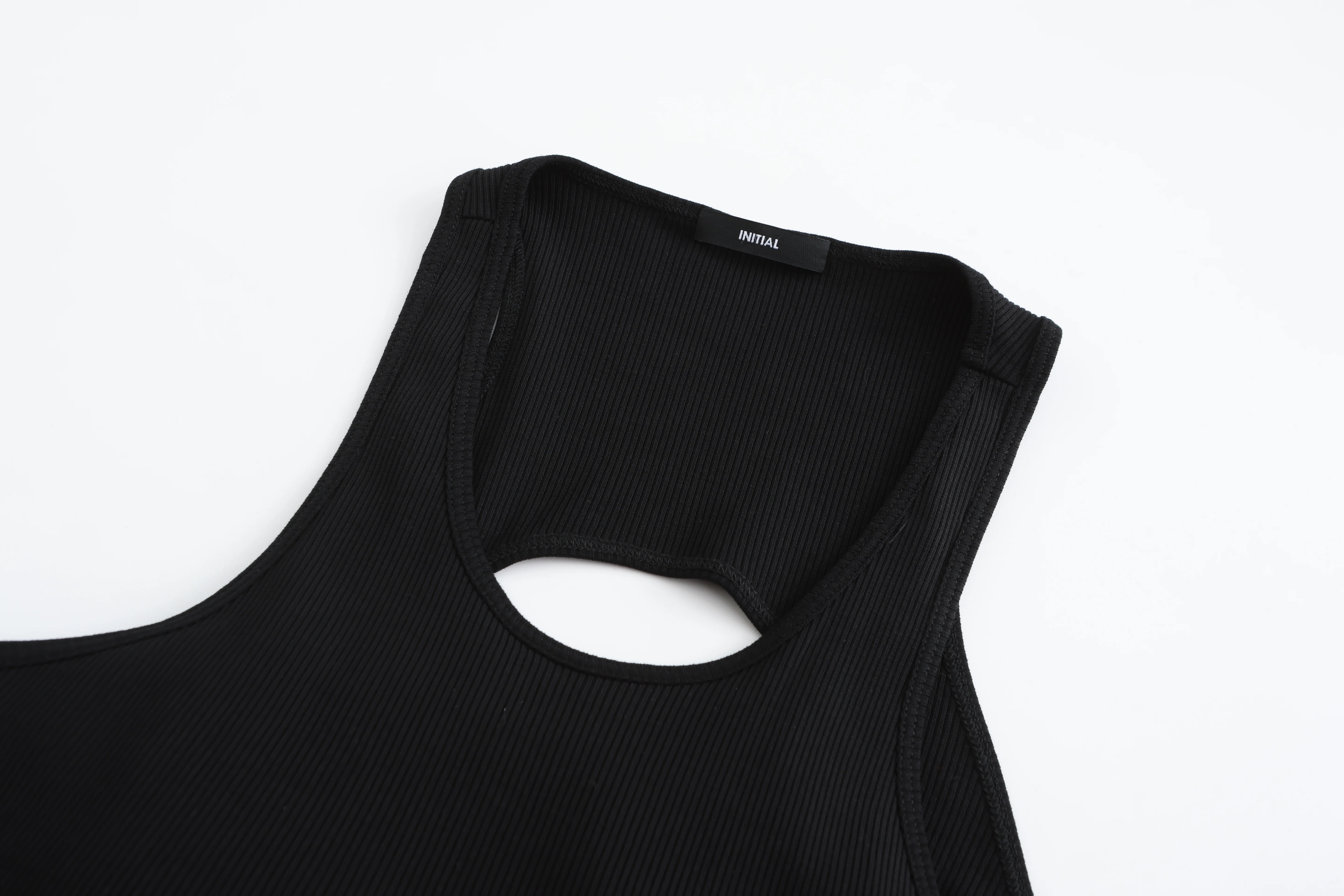 Cut-Out Padded Tank Top - Umamrii
