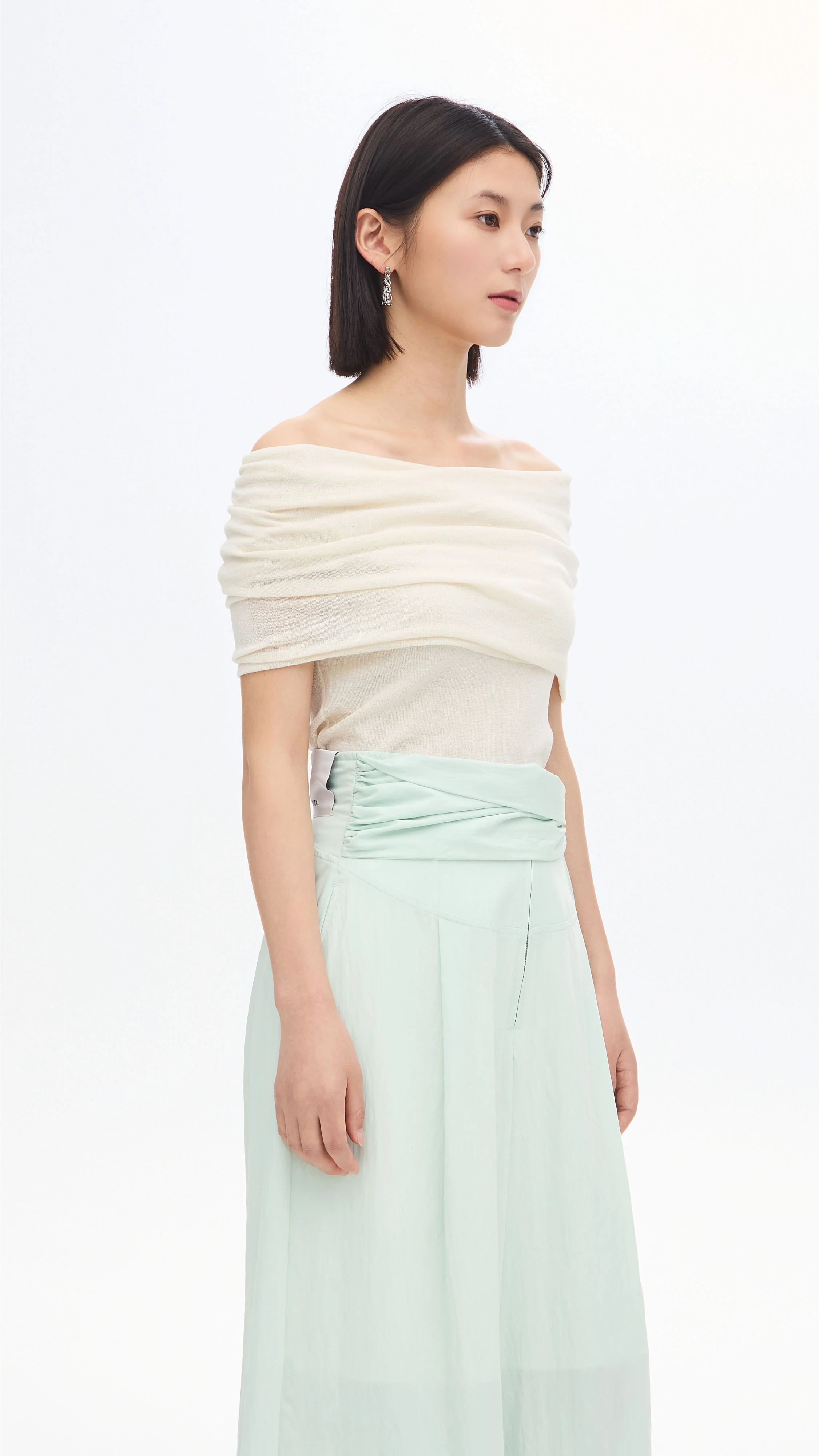 Off Shoulder Sweater - Umamrii