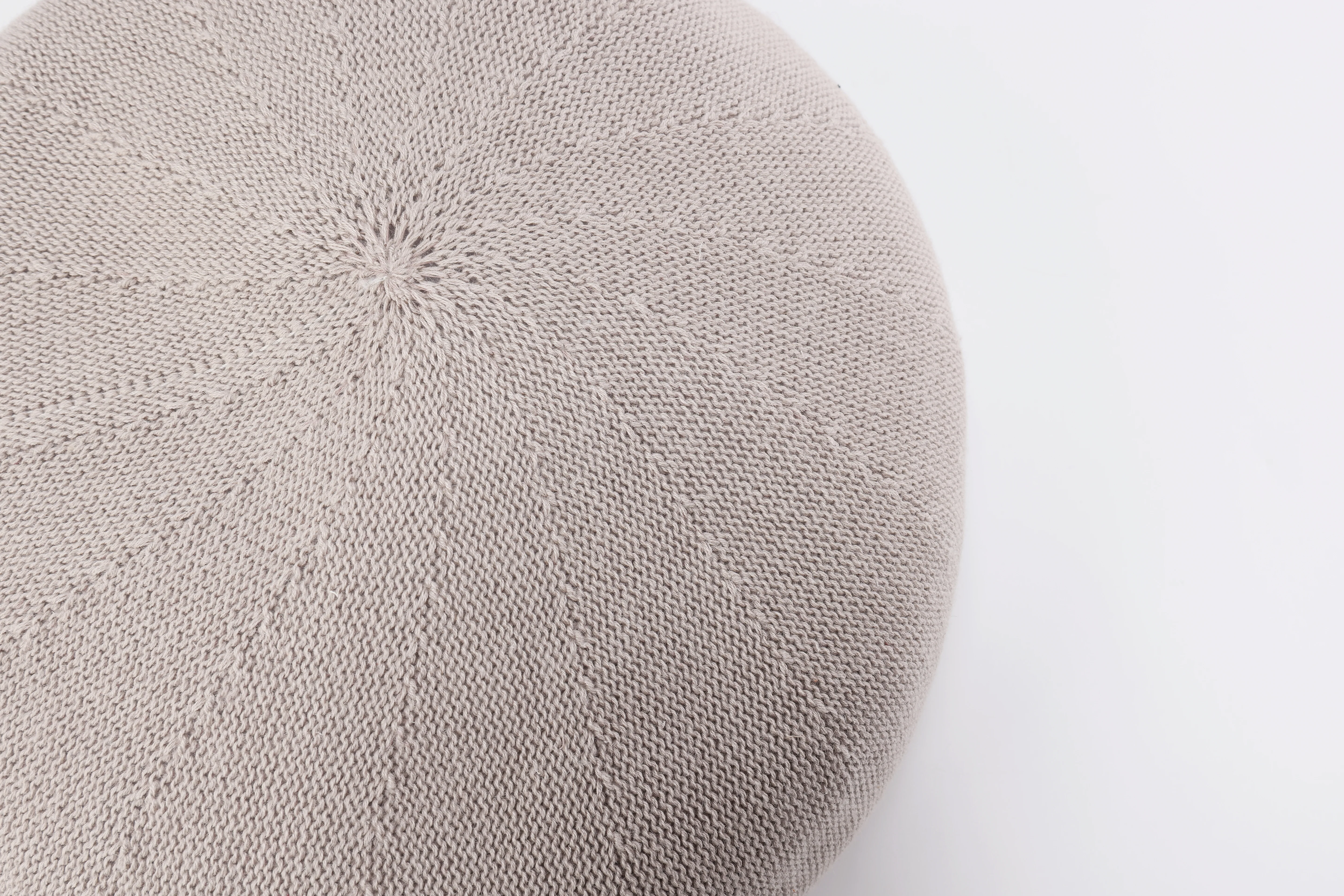 Lacing The Dart Beret - Umamrii