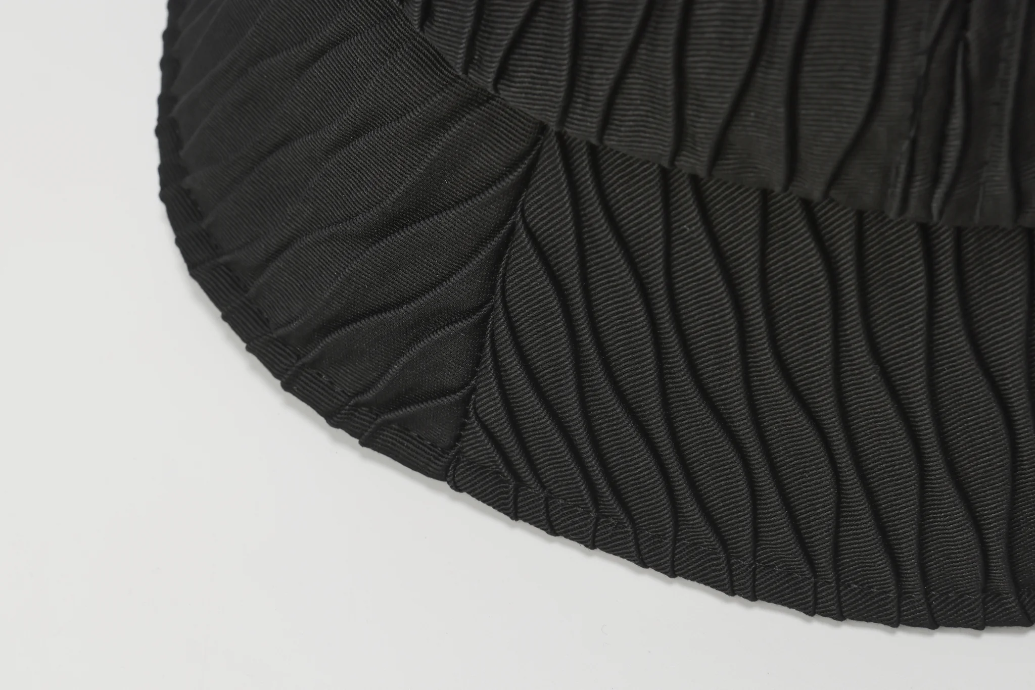 Wrinkled Beauty Tulip Hat - Umamrii