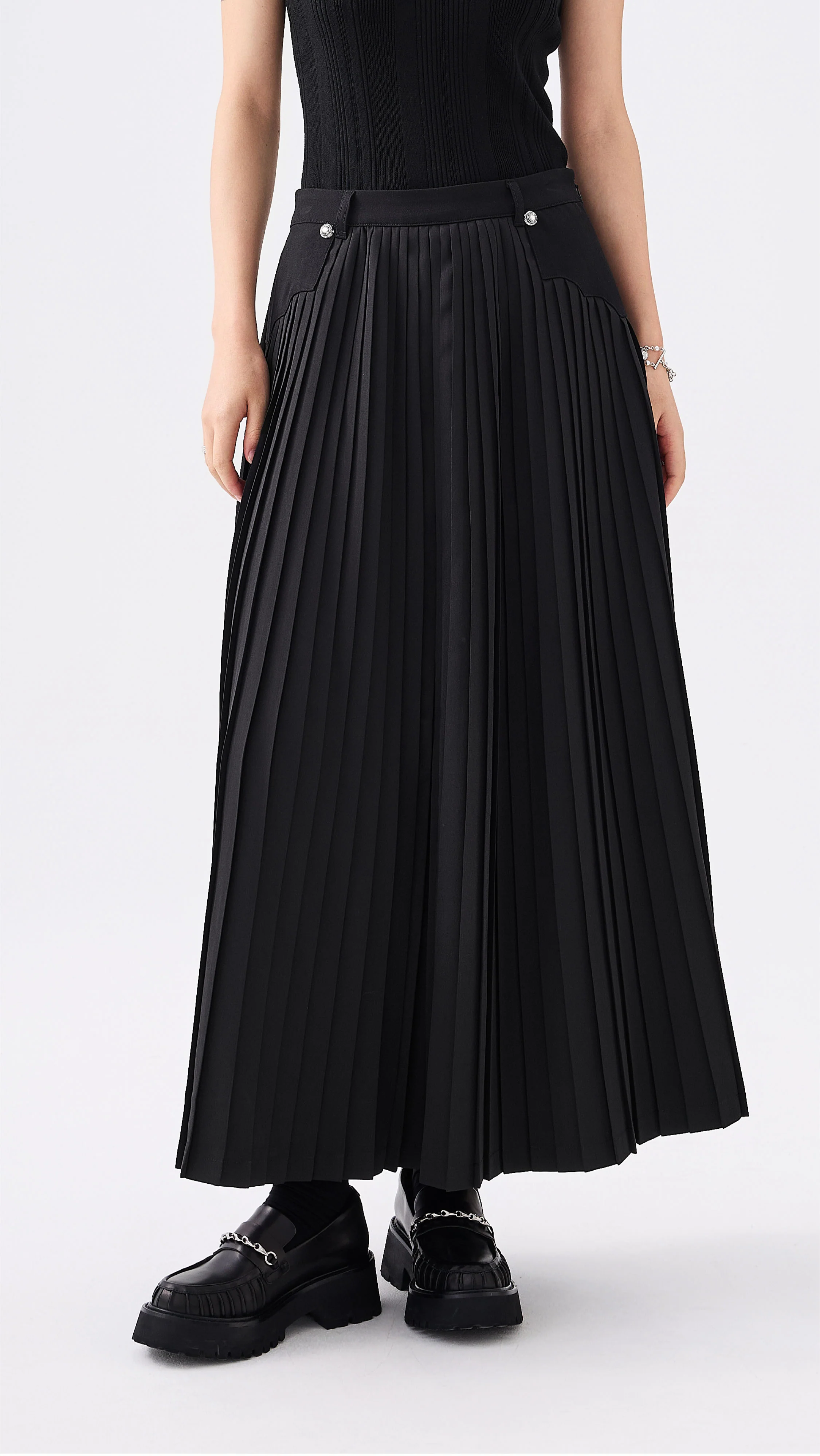 Front Pleated Flare Skirt - Umamrii