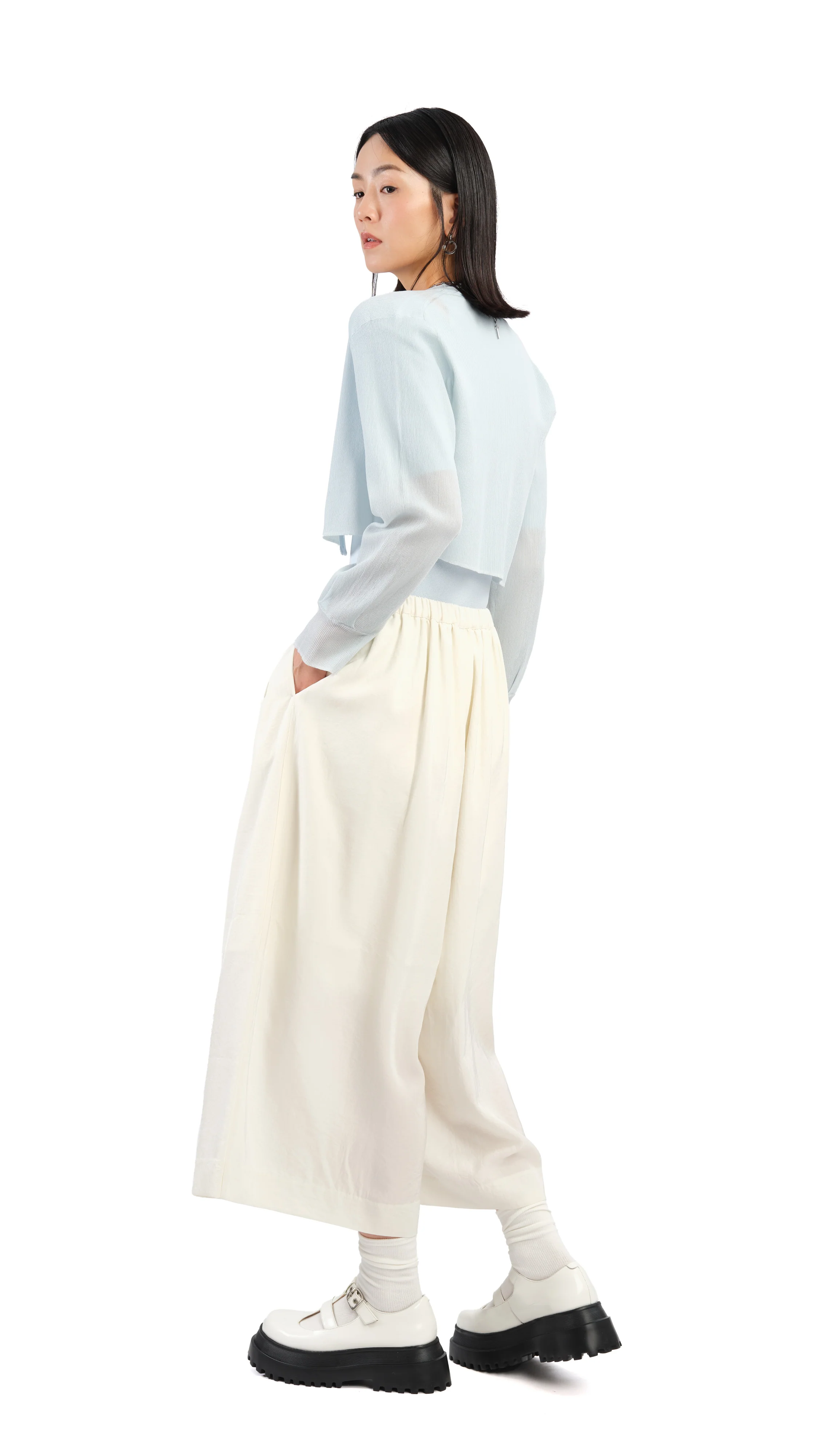 Cut-Out Sweater - Umamrii