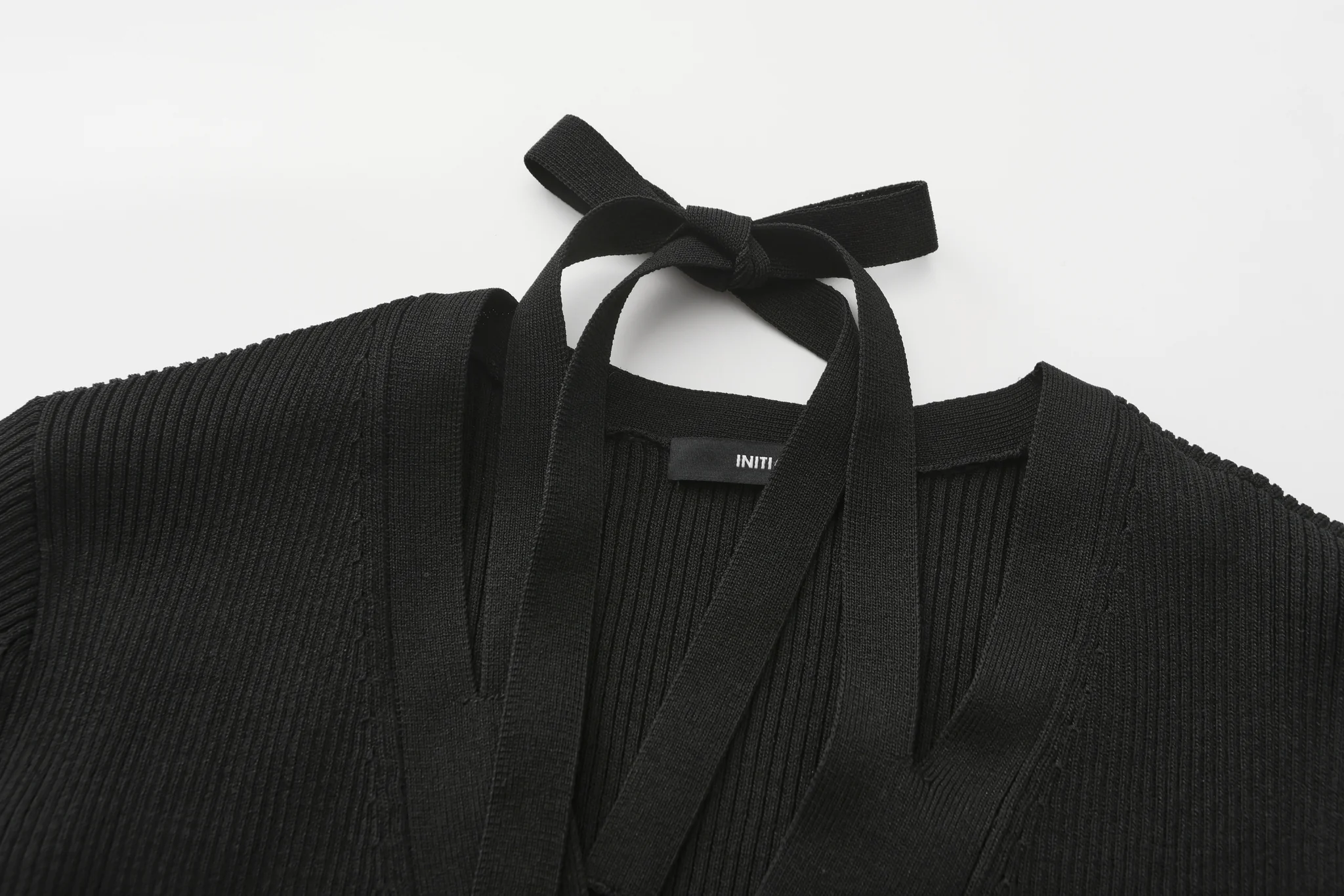 Cutout Cardigan - Umamrii