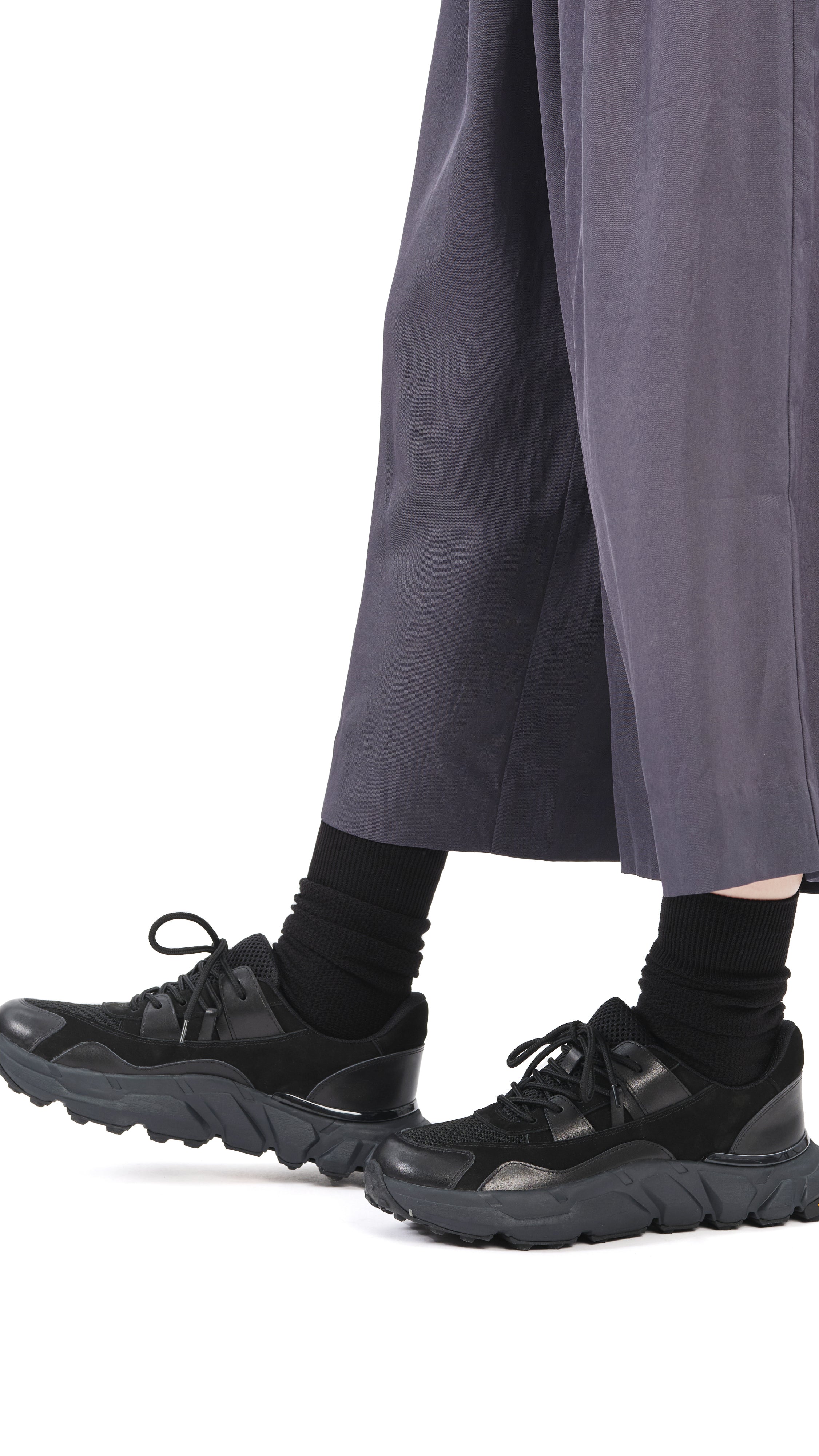 Leather Low-top Sneakers - Umamrii