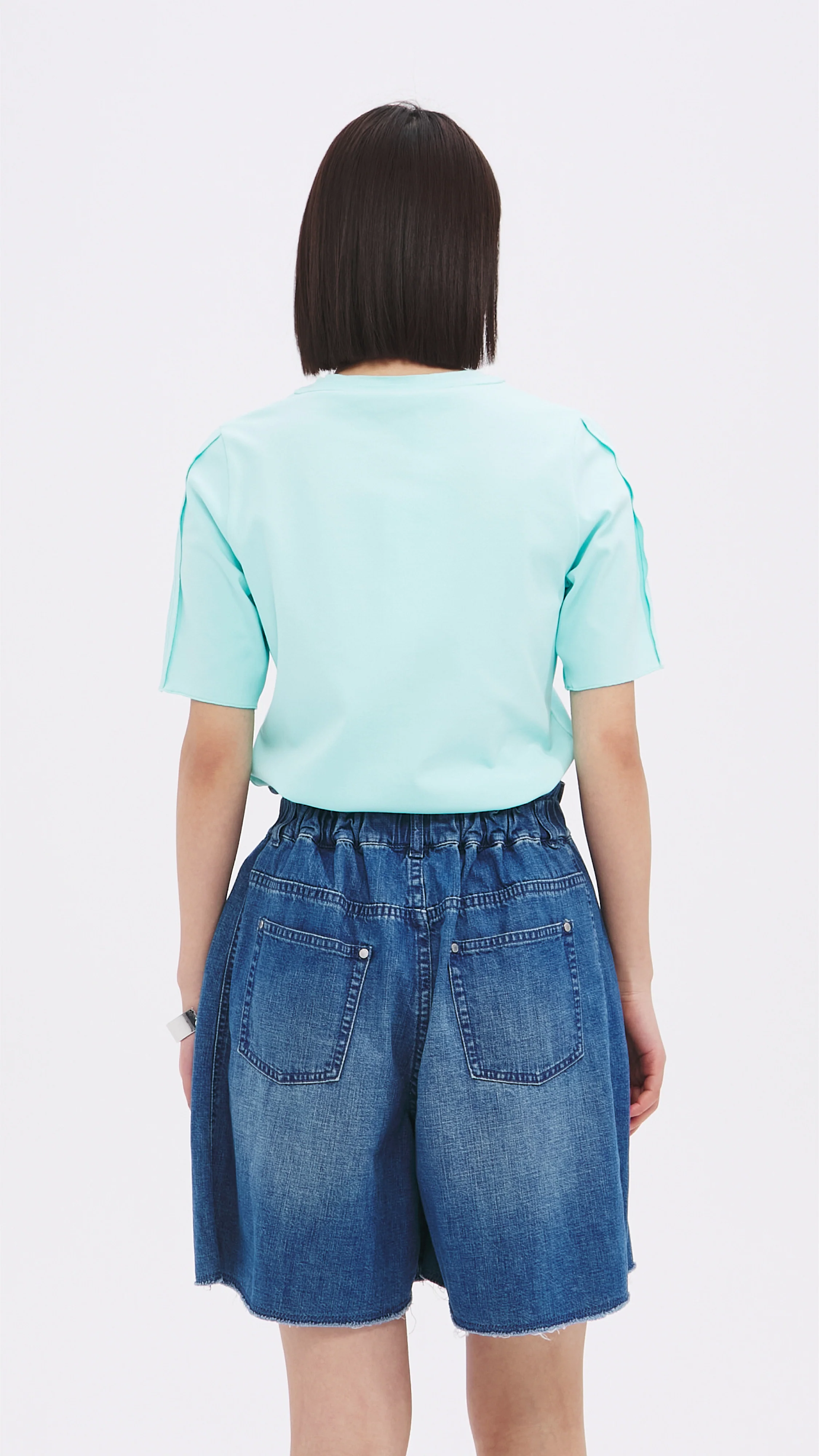 Tucks-trimmed T-Shirt - Umamrii